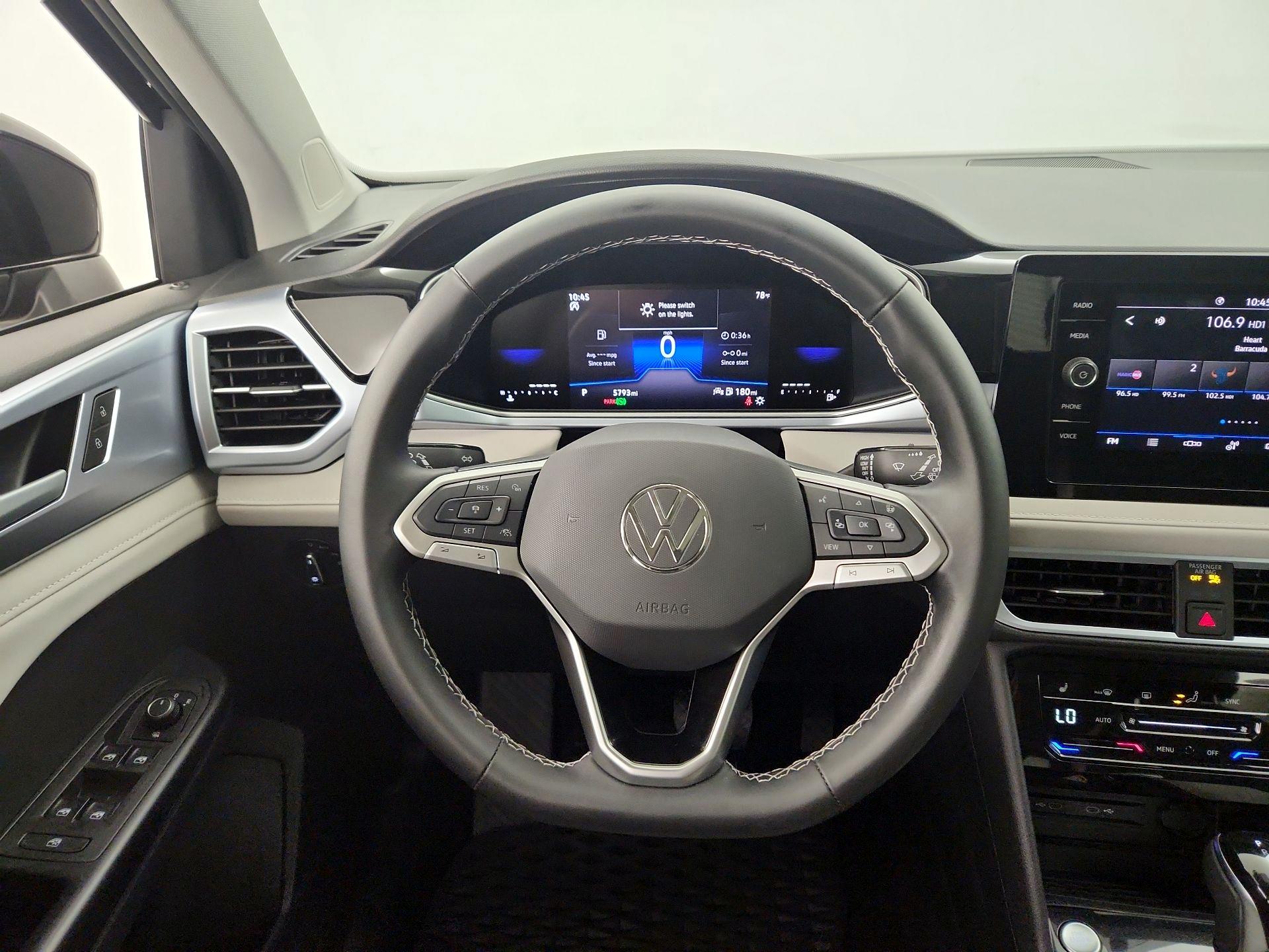 Thumbnail: 2025 Volkswagen Taos - 10