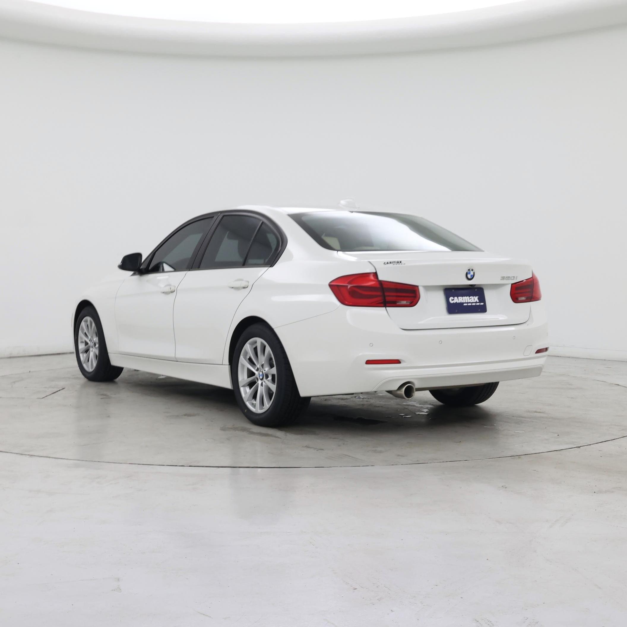 Thumbnail: 2017 BMW 3 Series - 2