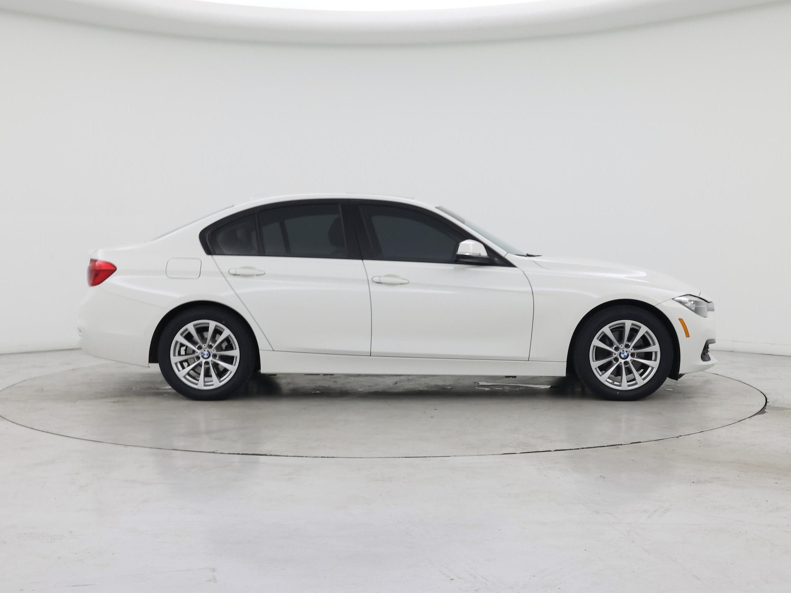 2017 BMW 3 Series 320i - Photo 8