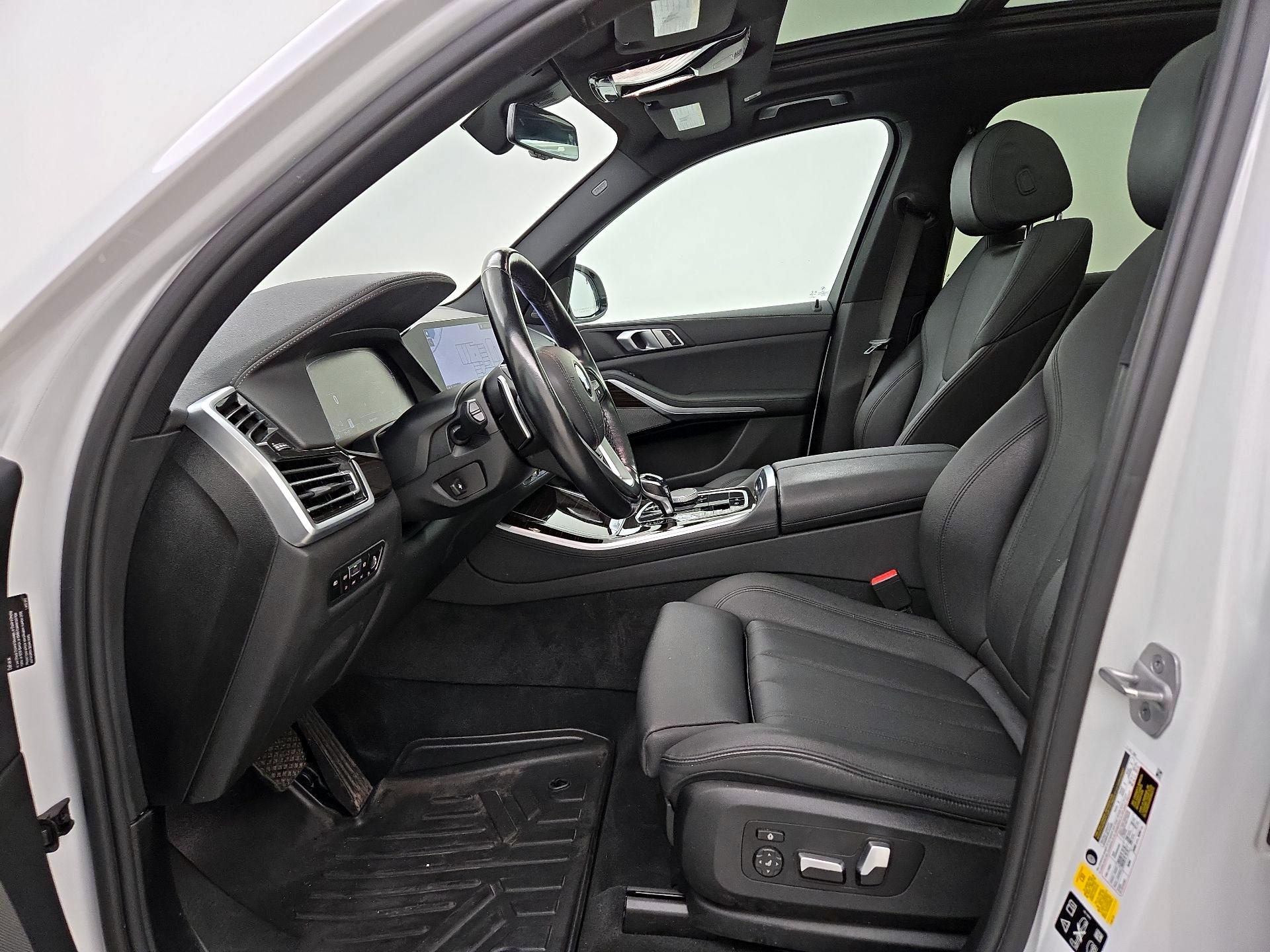 Thumbnail: 2021 BMW X5 - 11