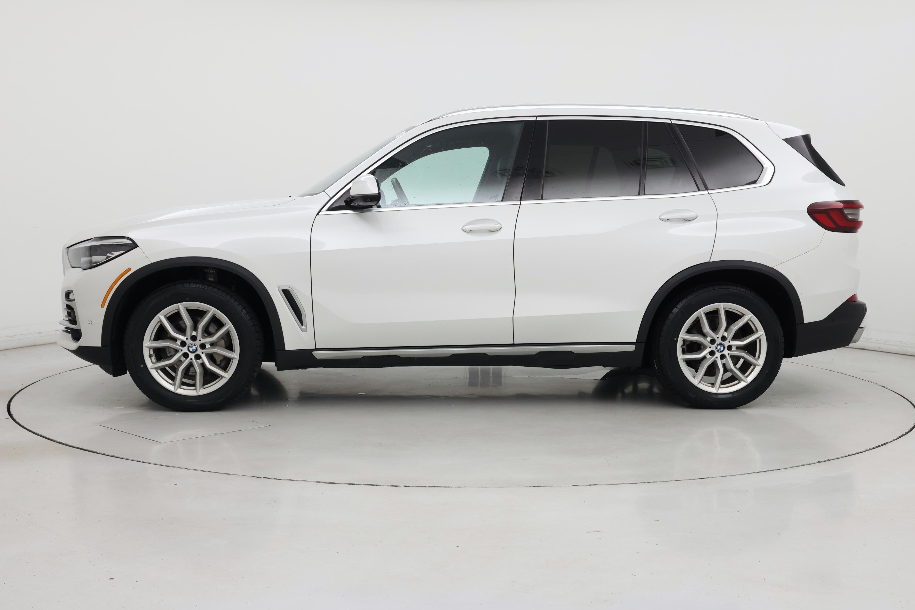 Thumbnail: 2021 BMW X5 - 3