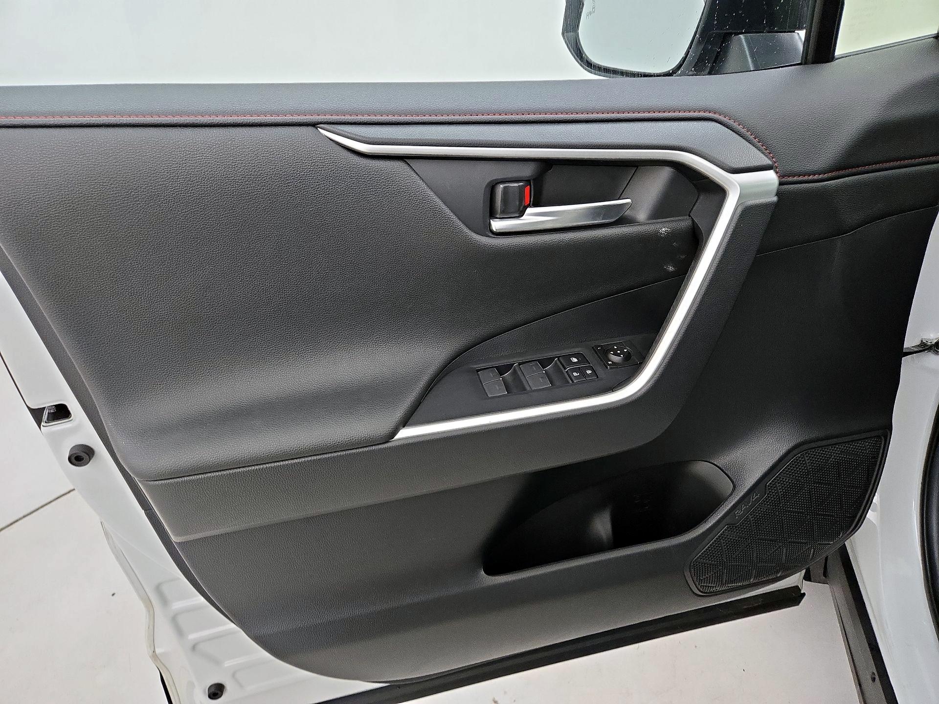 Thumbnail: 2024 Toyota RAV4 - 12