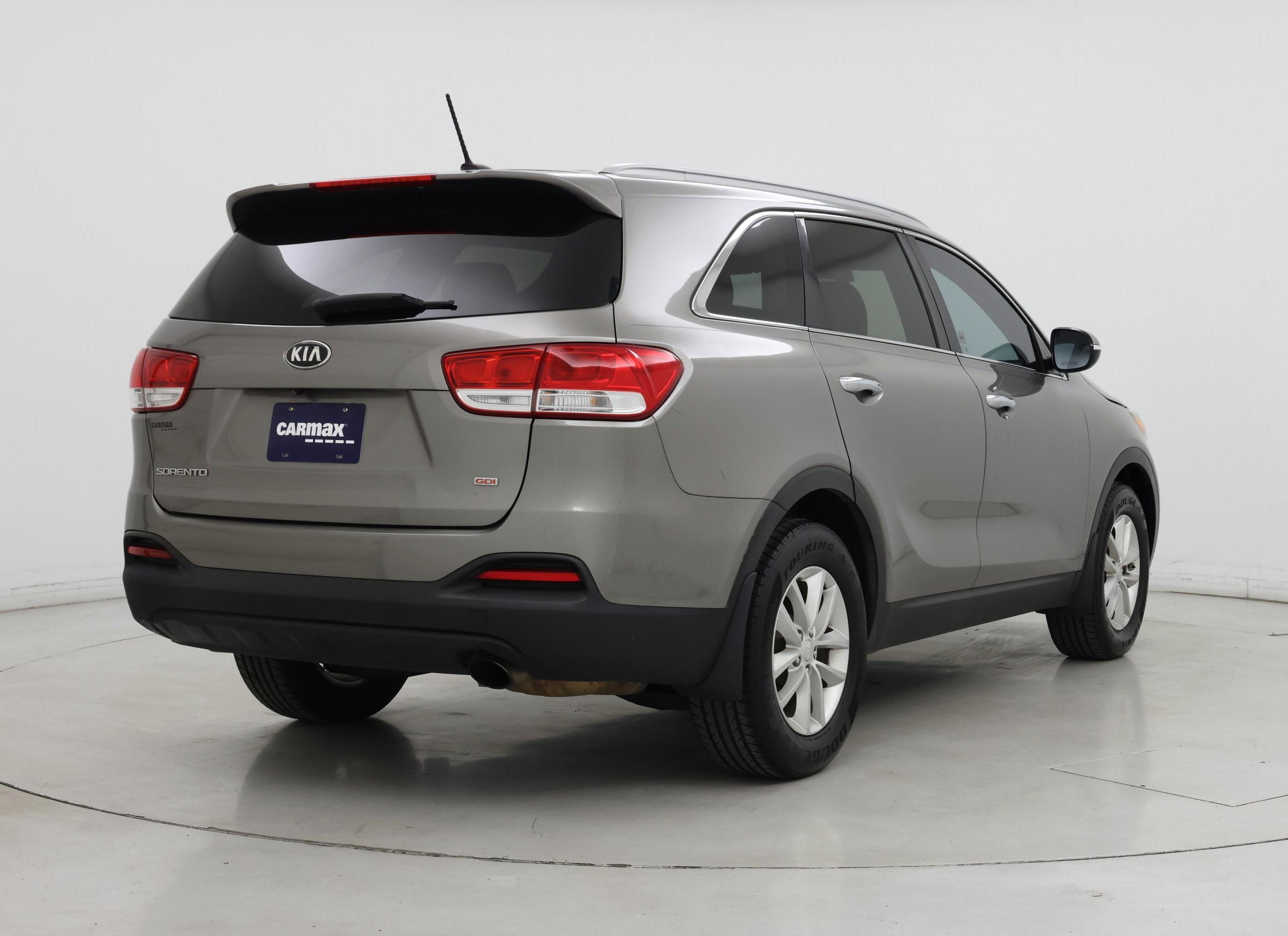 Thumbnail: 2017 Kia Sorento - 8