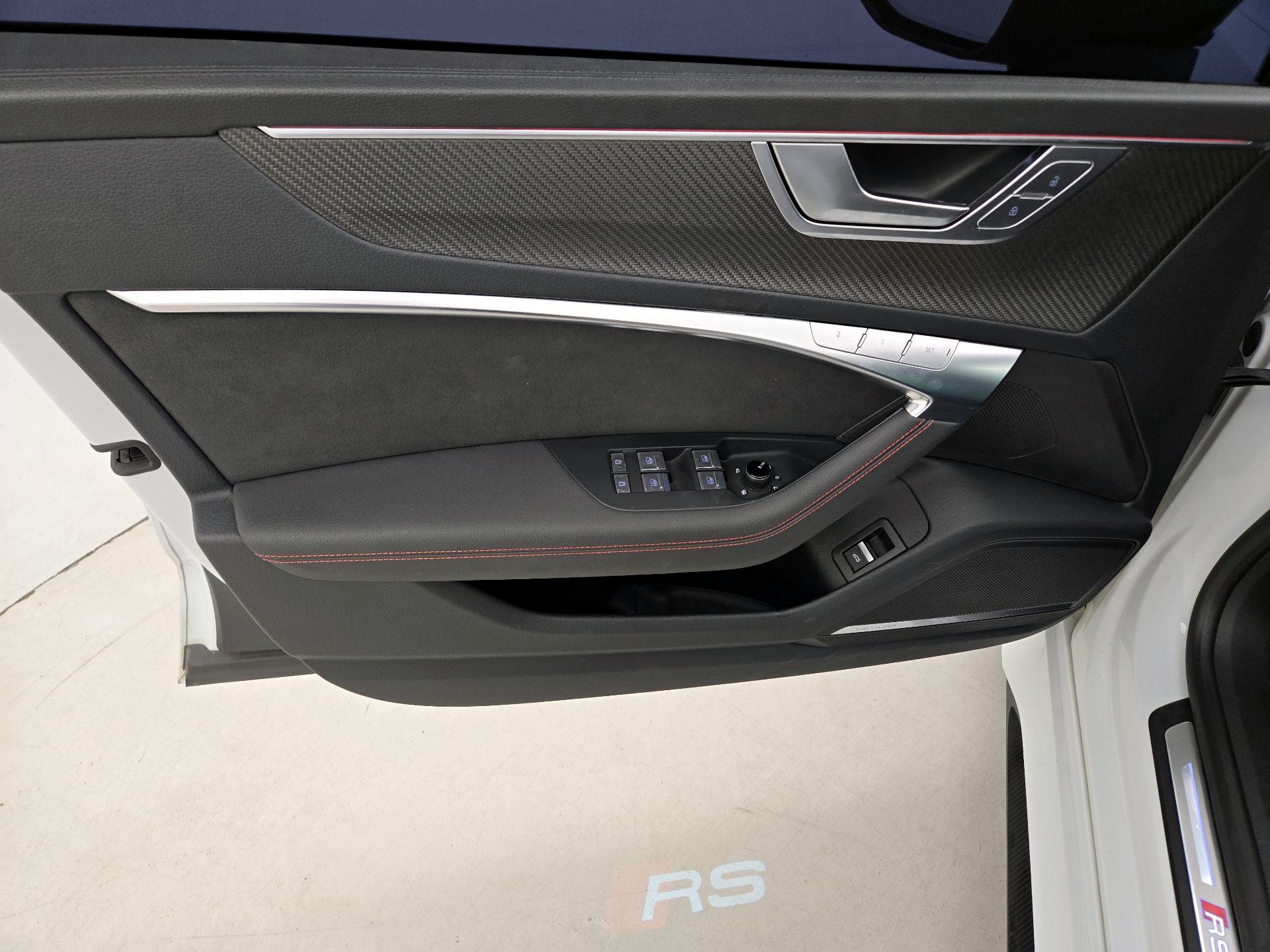 Thumbnail: 2022 Audi RS 7 - 12
