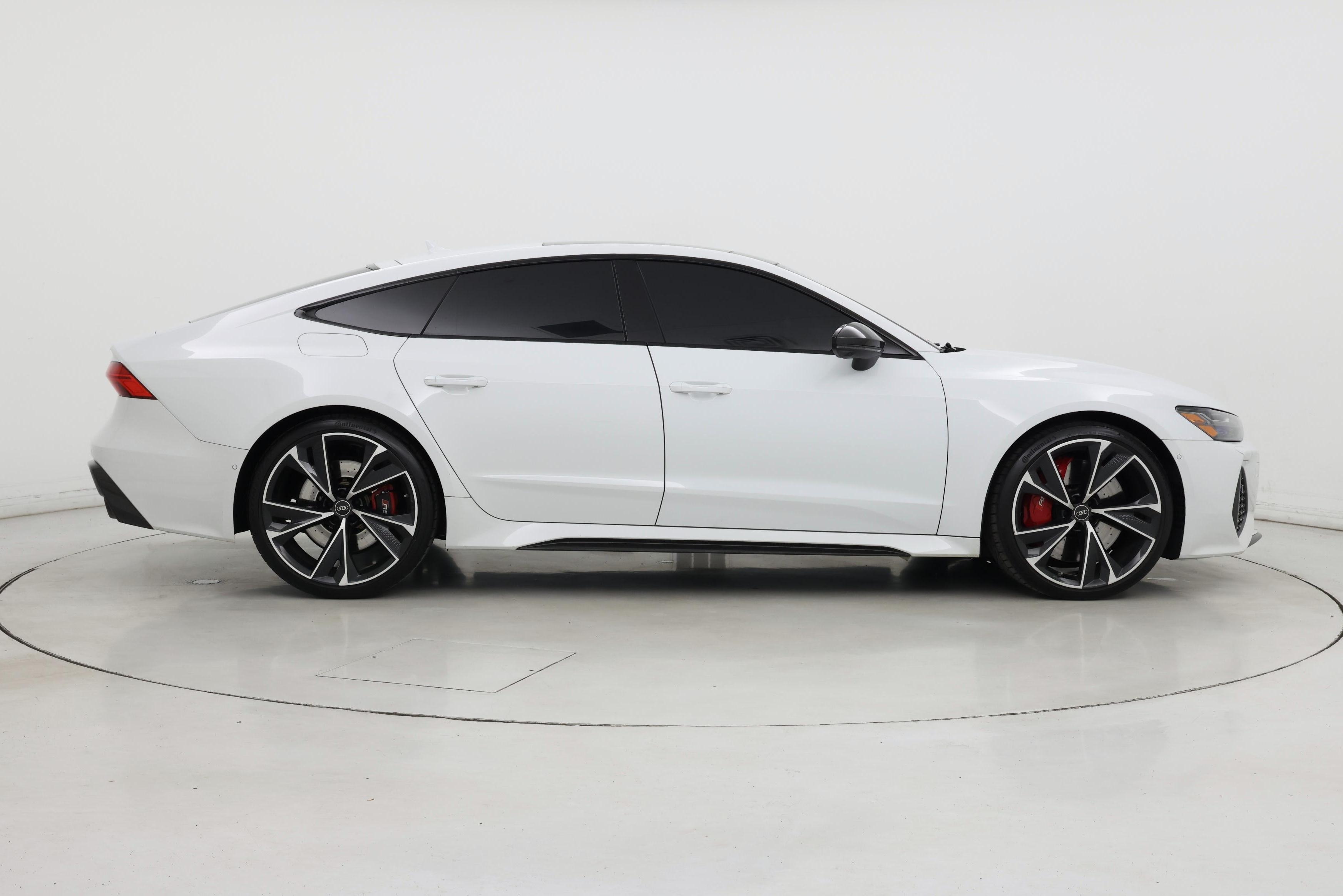 Thumbnail: 2022 Audi RS 7 - 7