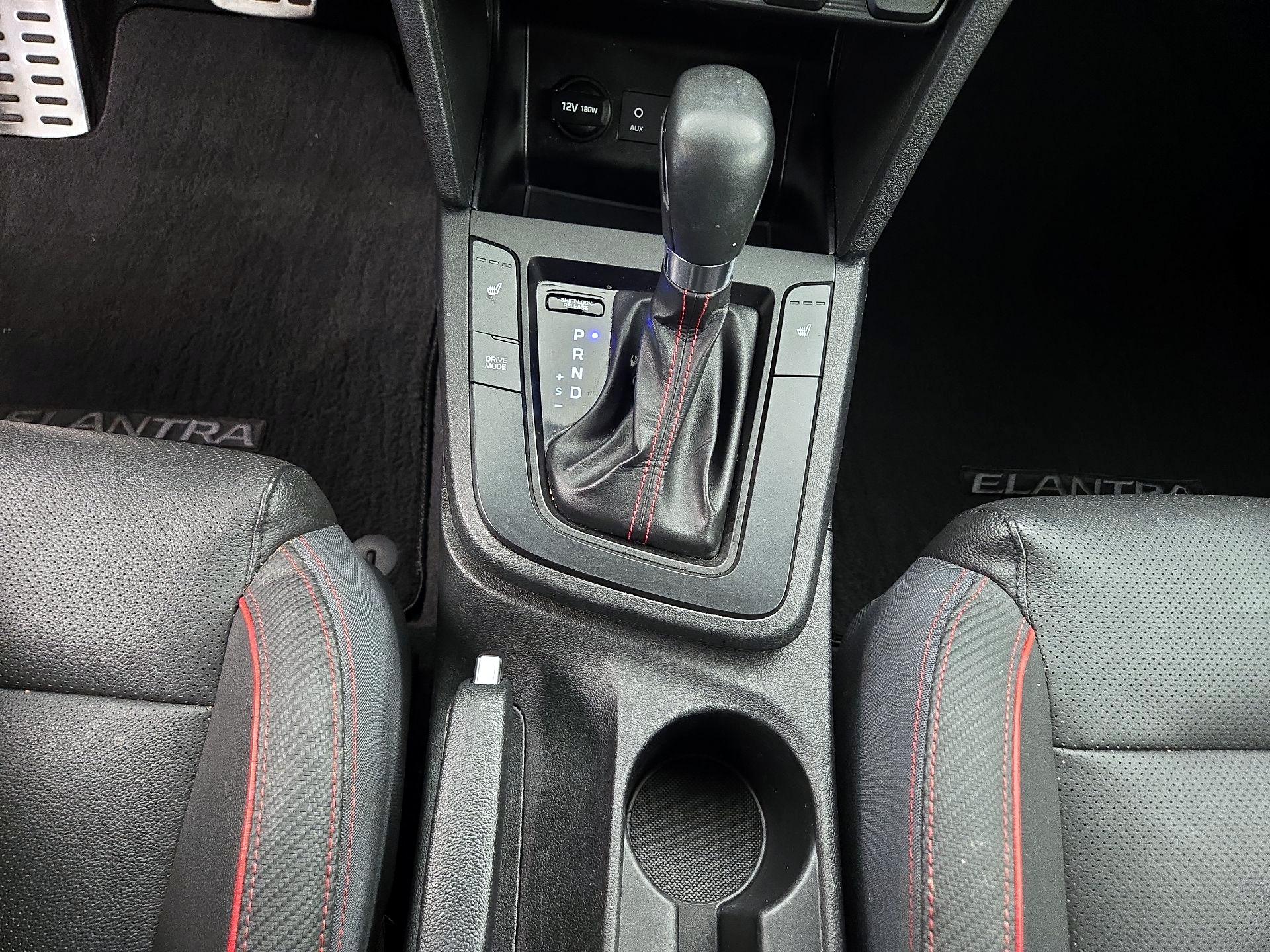 Thumbnail: 2020 Hyundai Elantra - 17