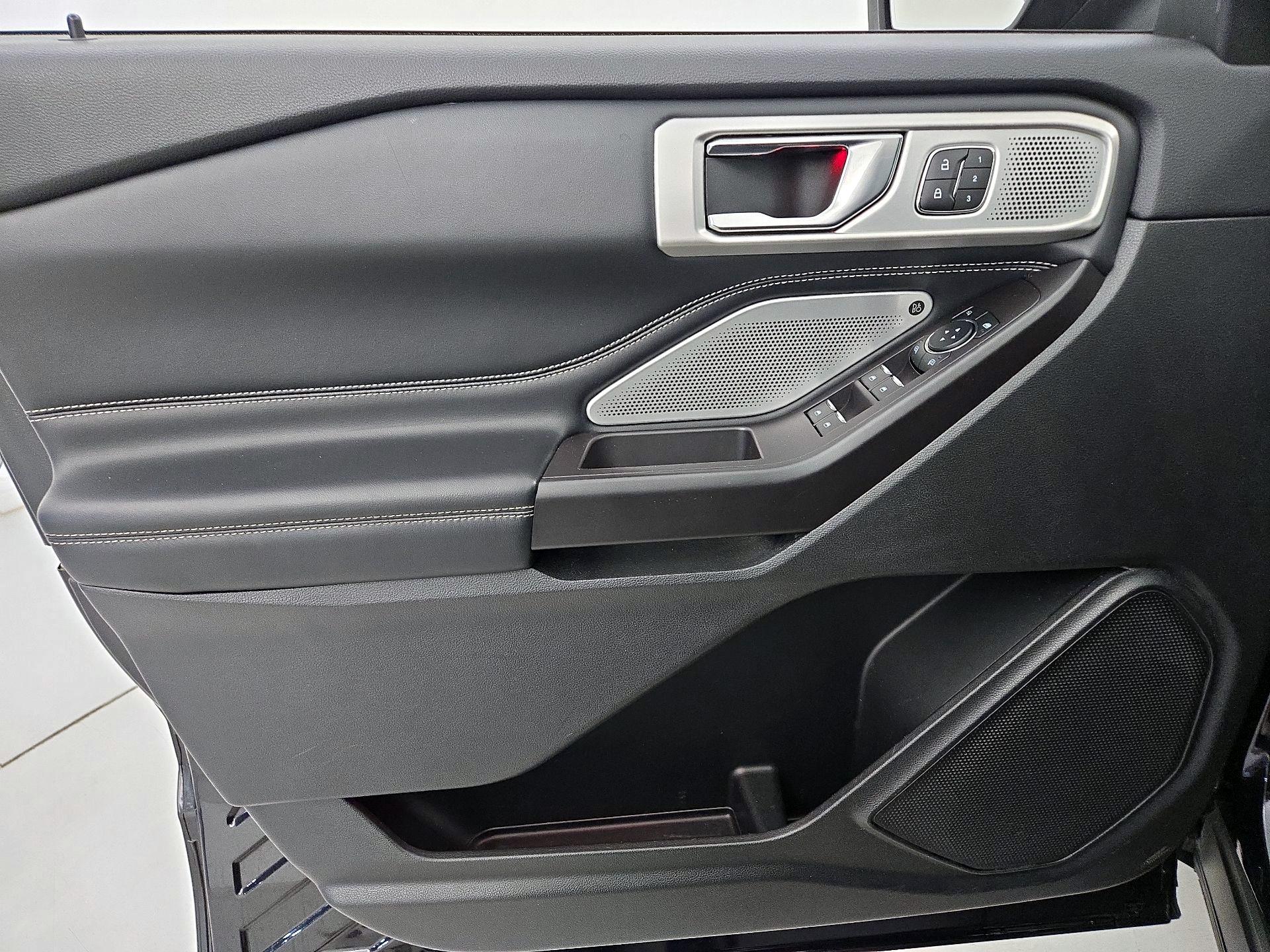 Thumbnail: 2020 Ford Explorer - 12