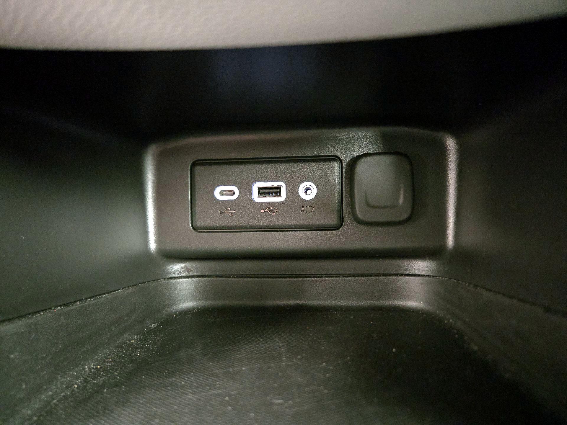Thumbnail: 2023 Chevrolet Equinox - 18