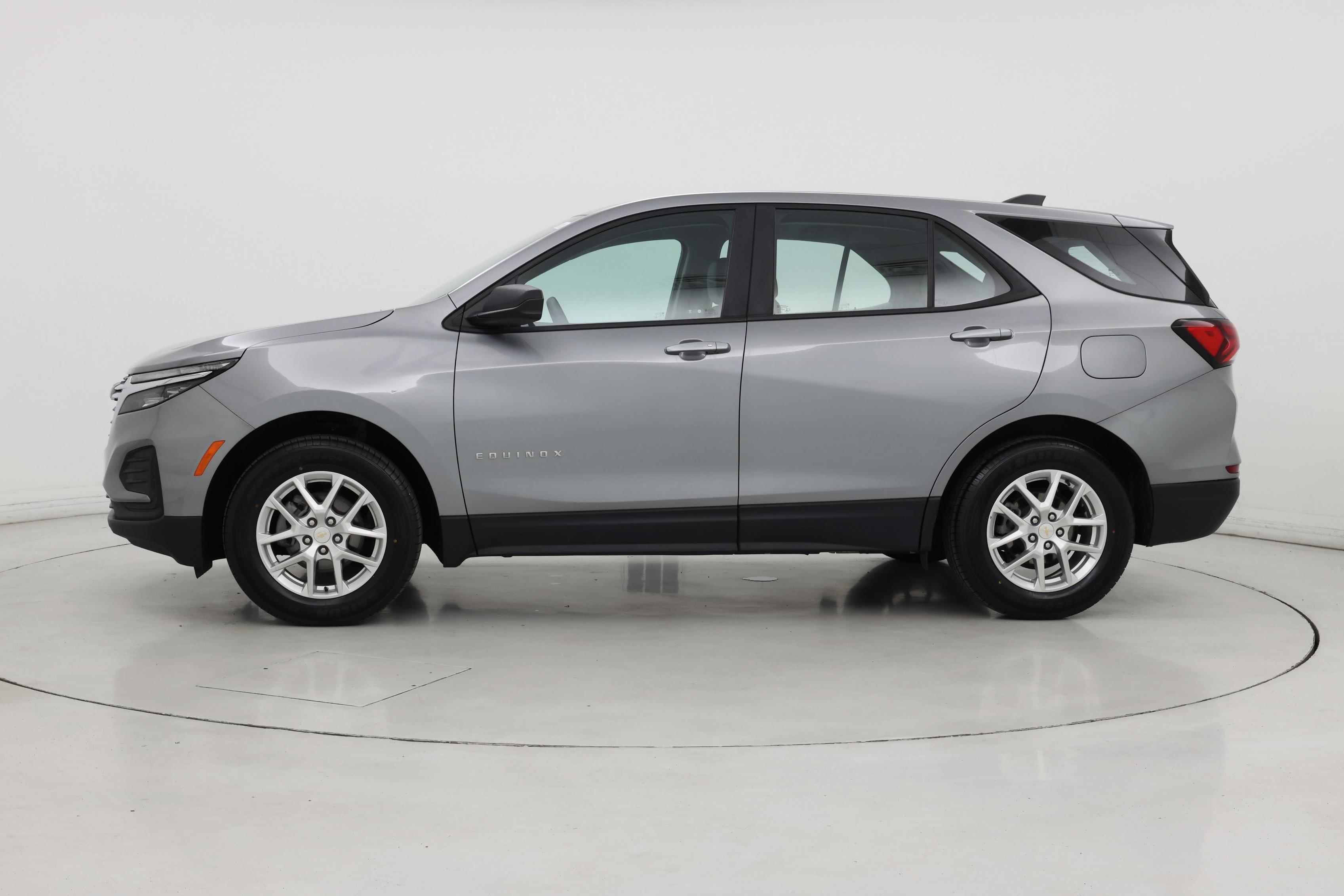 Thumbnail: 2023 Chevrolet Equinox - 3