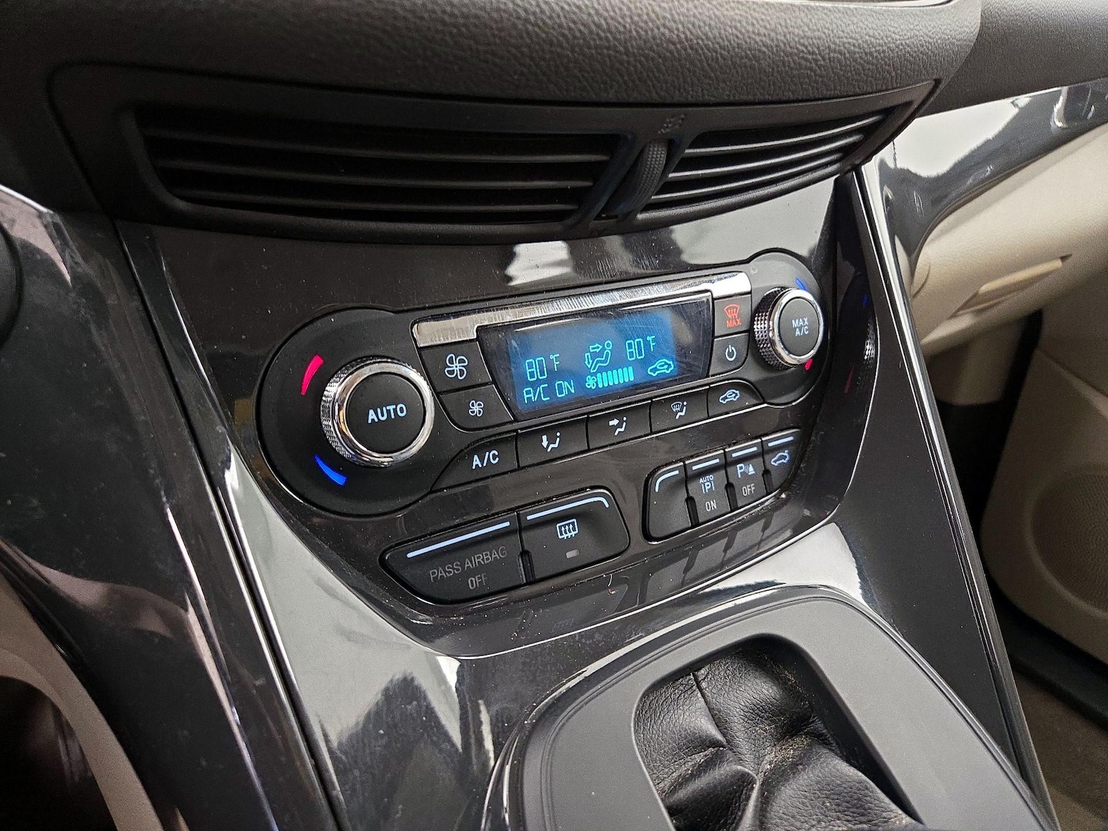 2014 Ford Escape Titanium - Photo 17