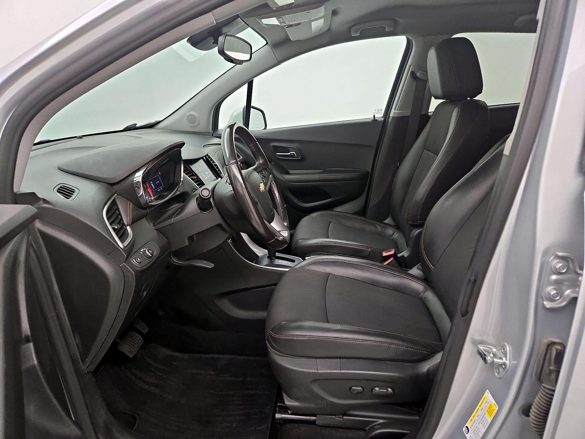 Thumbnail: 2022 Chevrolet Trax - 11