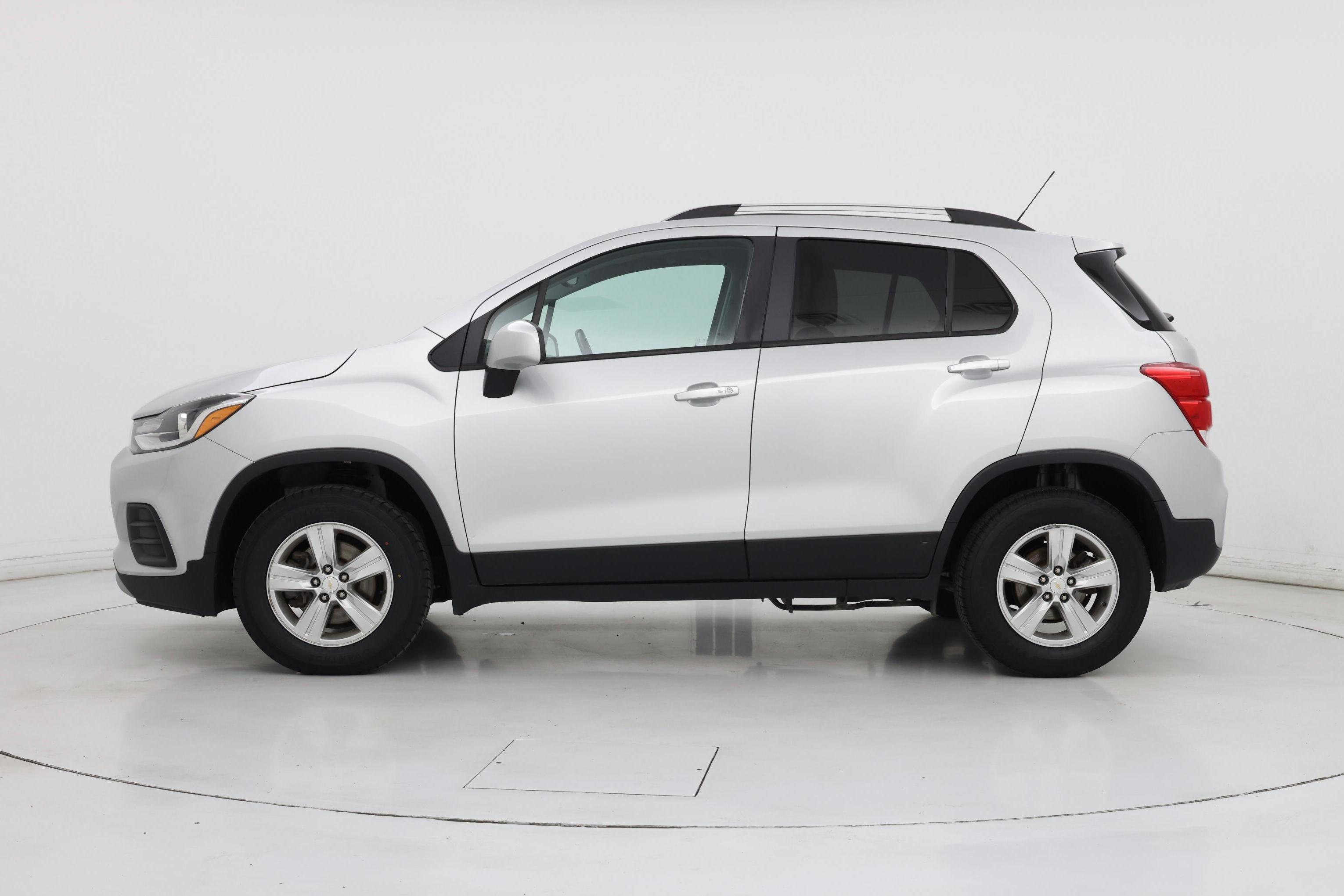 Thumbnail: 2022 Chevrolet Trax - 3