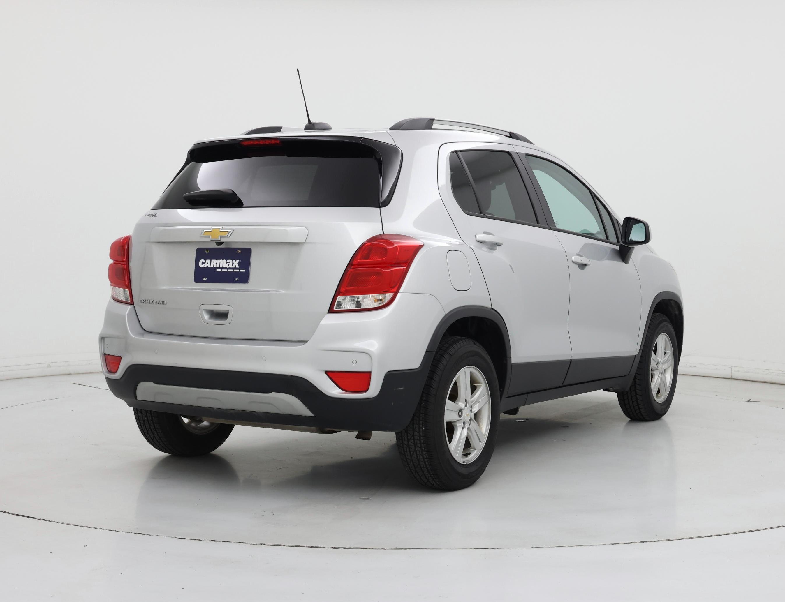 Thumbnail: 2022 Chevrolet Trax - 8