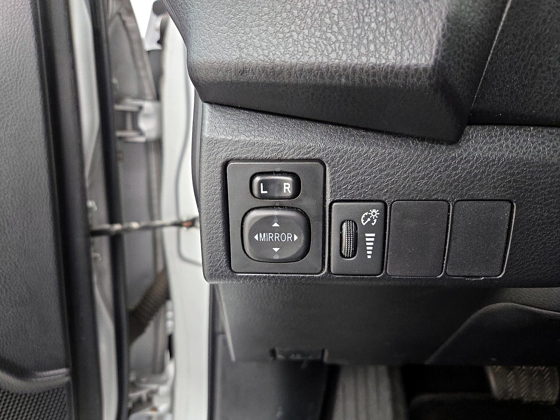 Thumbnail: 2014 Toyota Corolla - 13