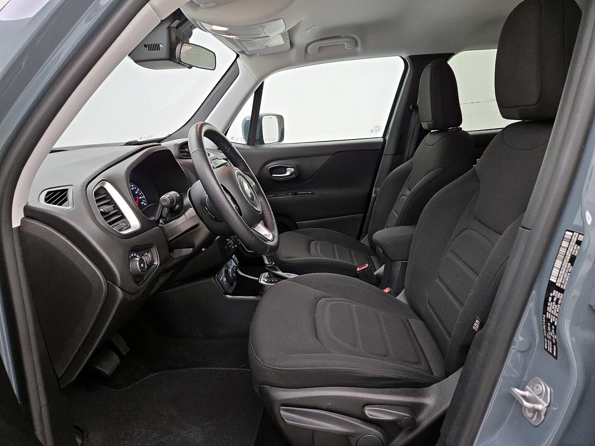 Thumbnail: 2018 Jeep Renegade - 11