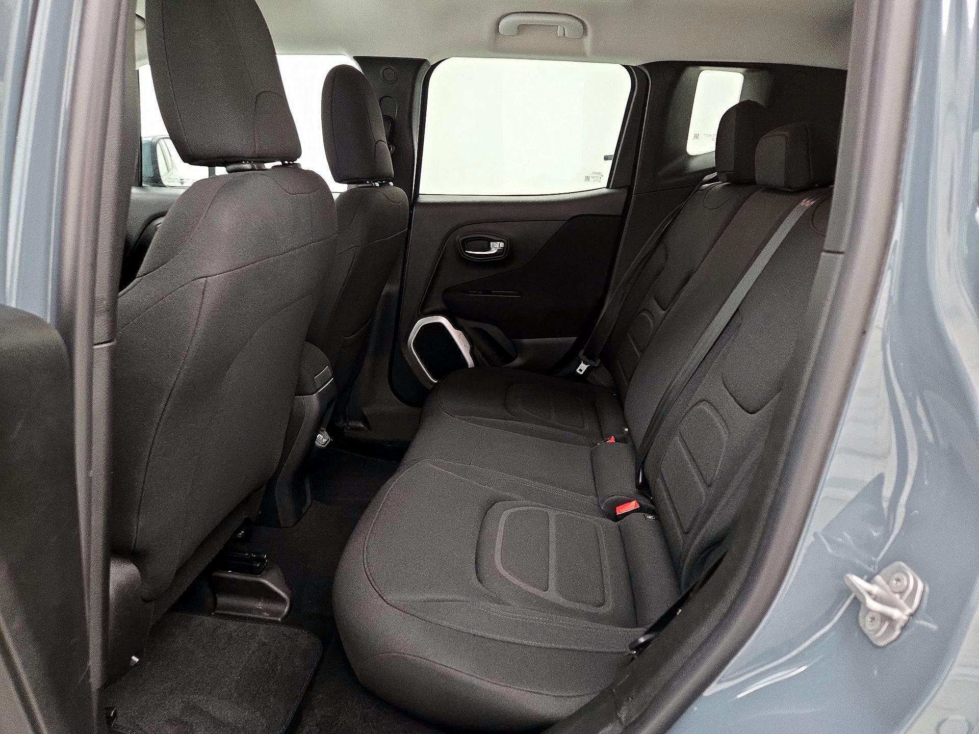 Thumbnail: 2018 Jeep Renegade - 19