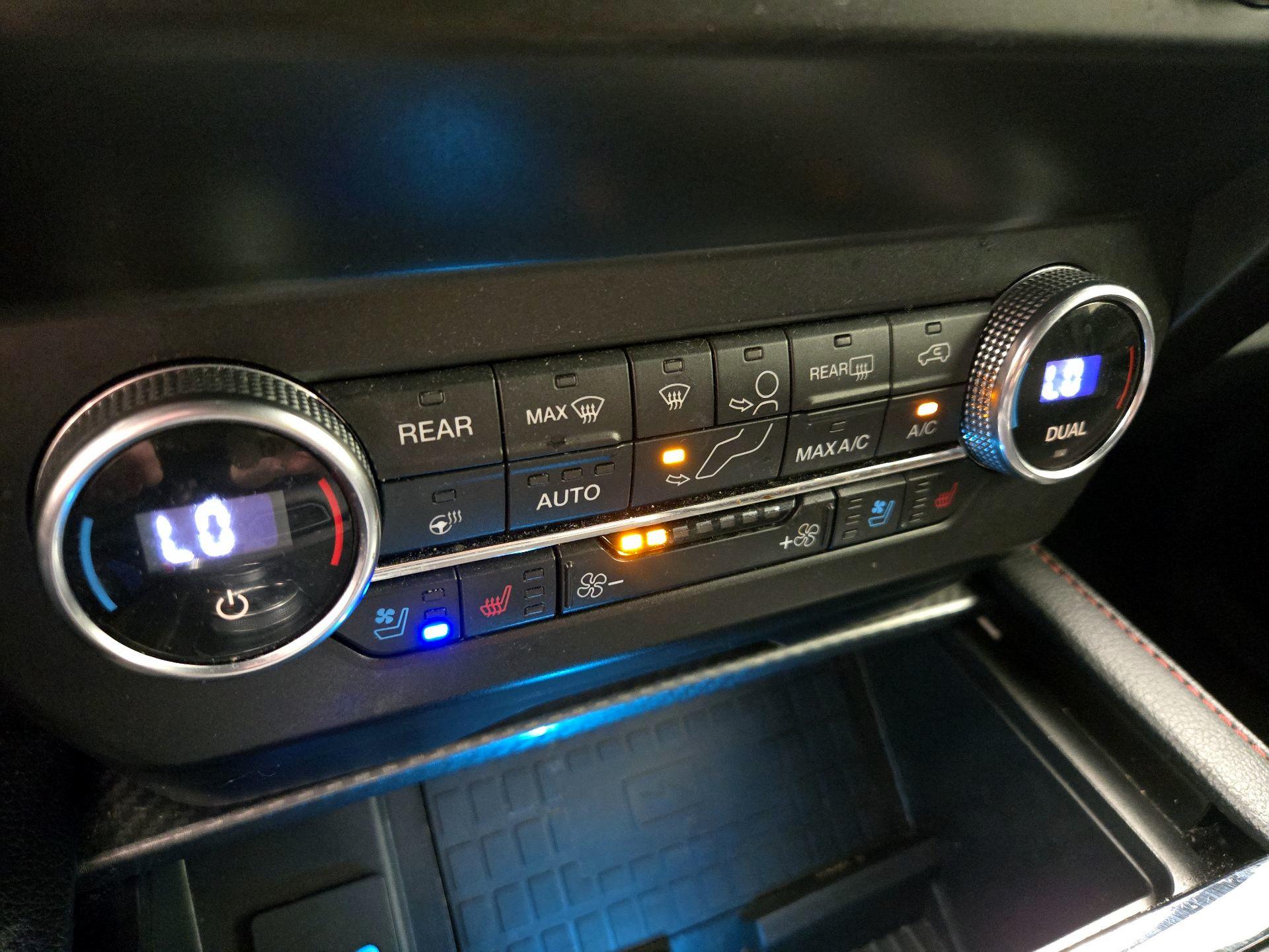 Thumbnail: 2021 Ford Expedition - 17