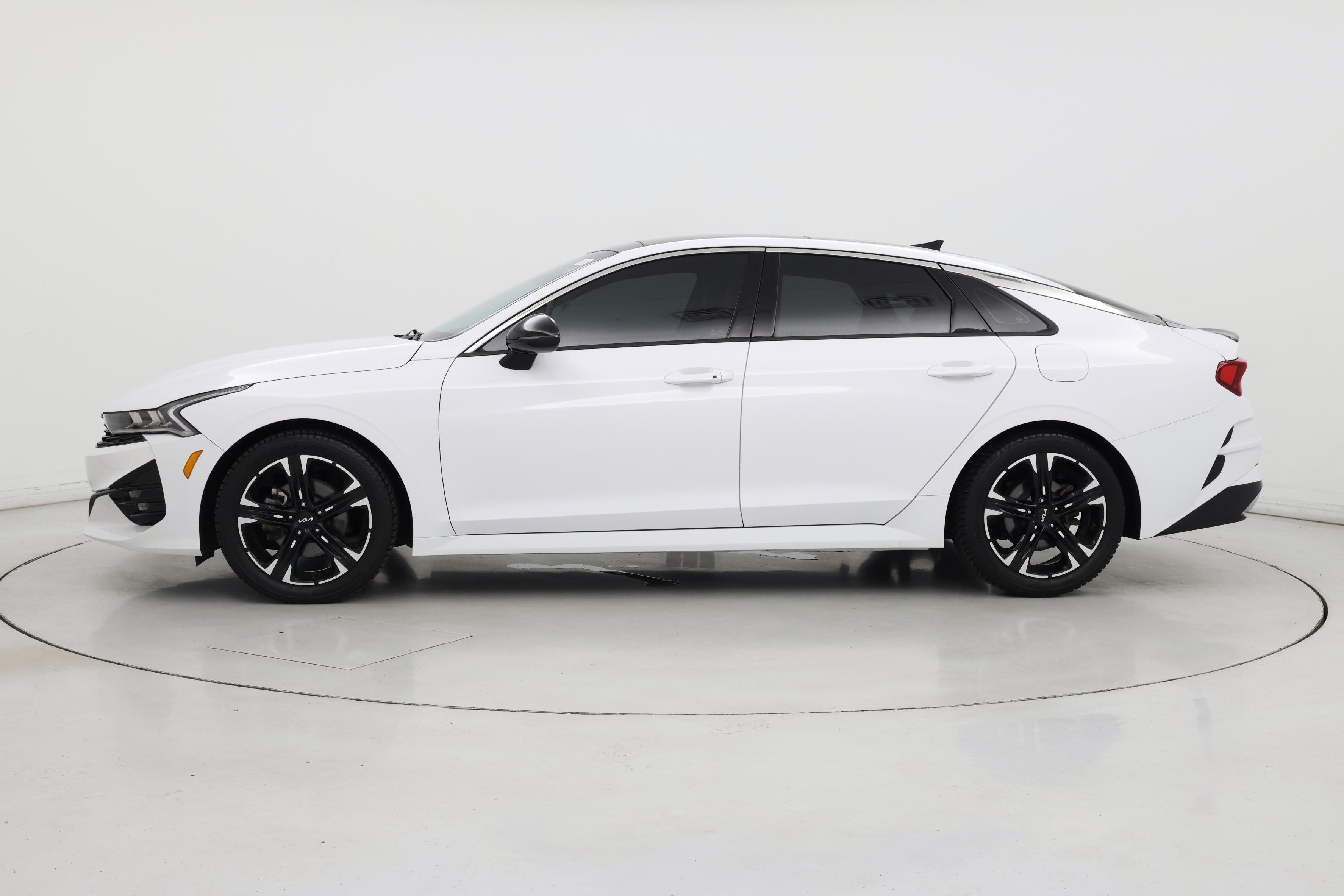Thumbnail: 2023 Kia K5 - 3