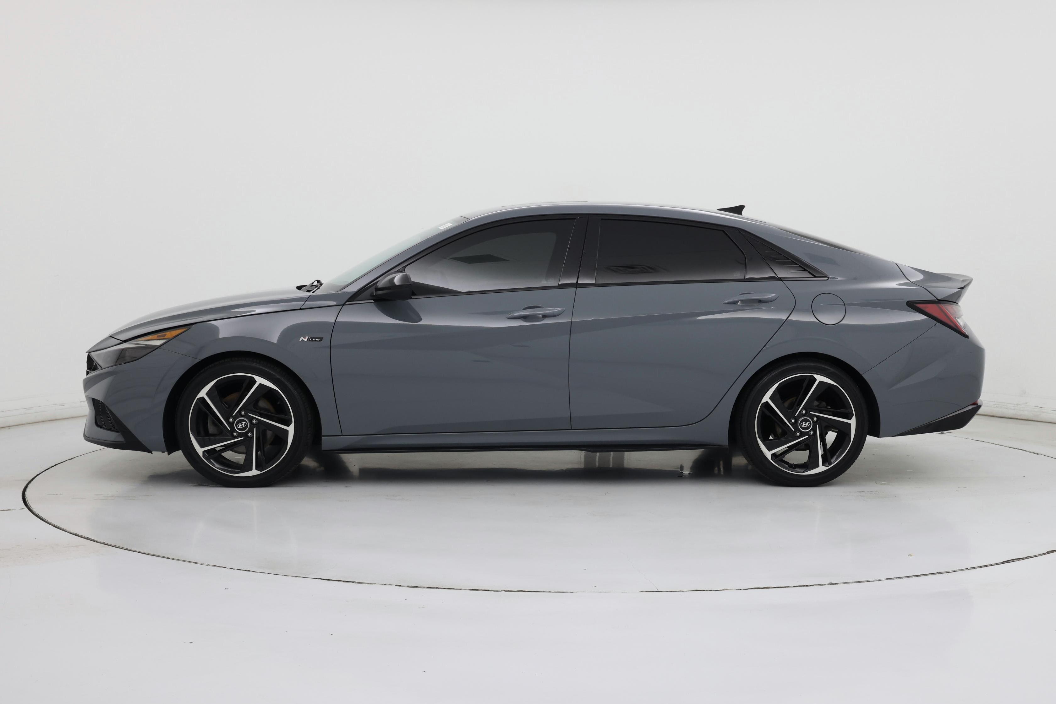 Thumbnail: 2022 Hyundai Elantra - 3