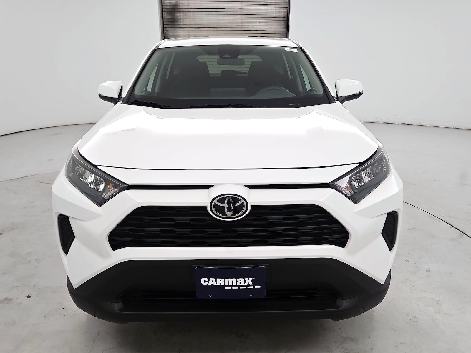 2022 Toyota RAV4 LE - Photo 2
