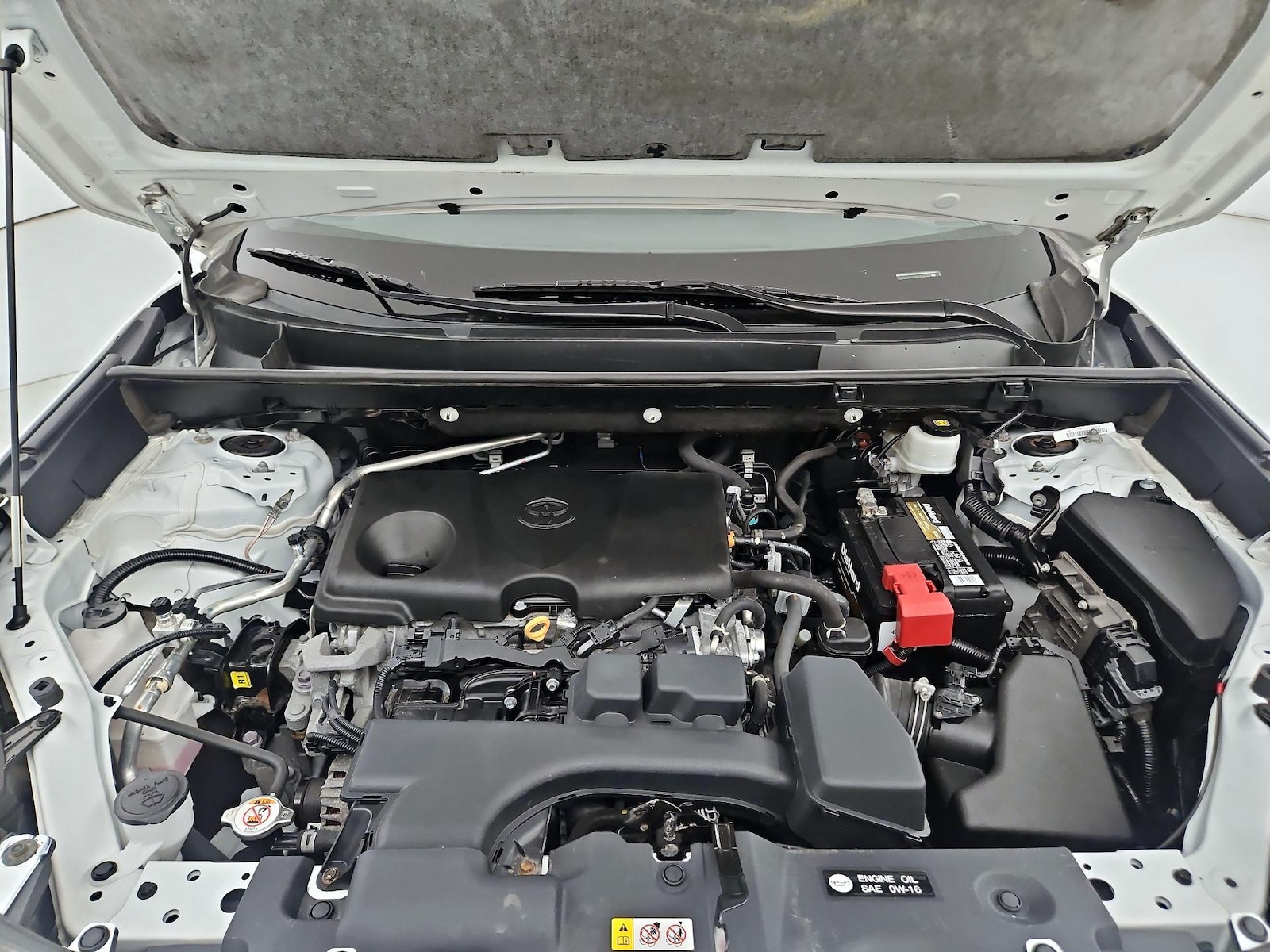 2022 Toyota RAV4 LE - Photo 20