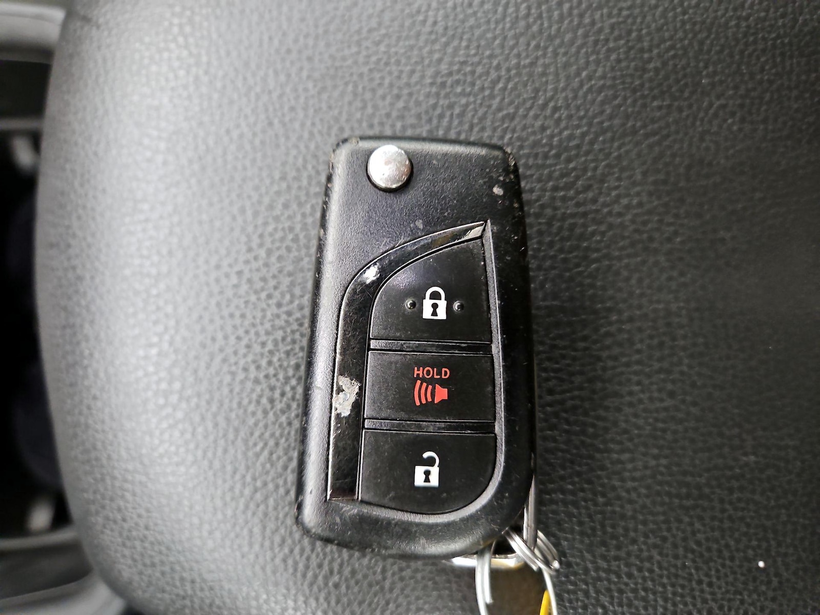 2022 Toyota RAV4 LE - Photo 21