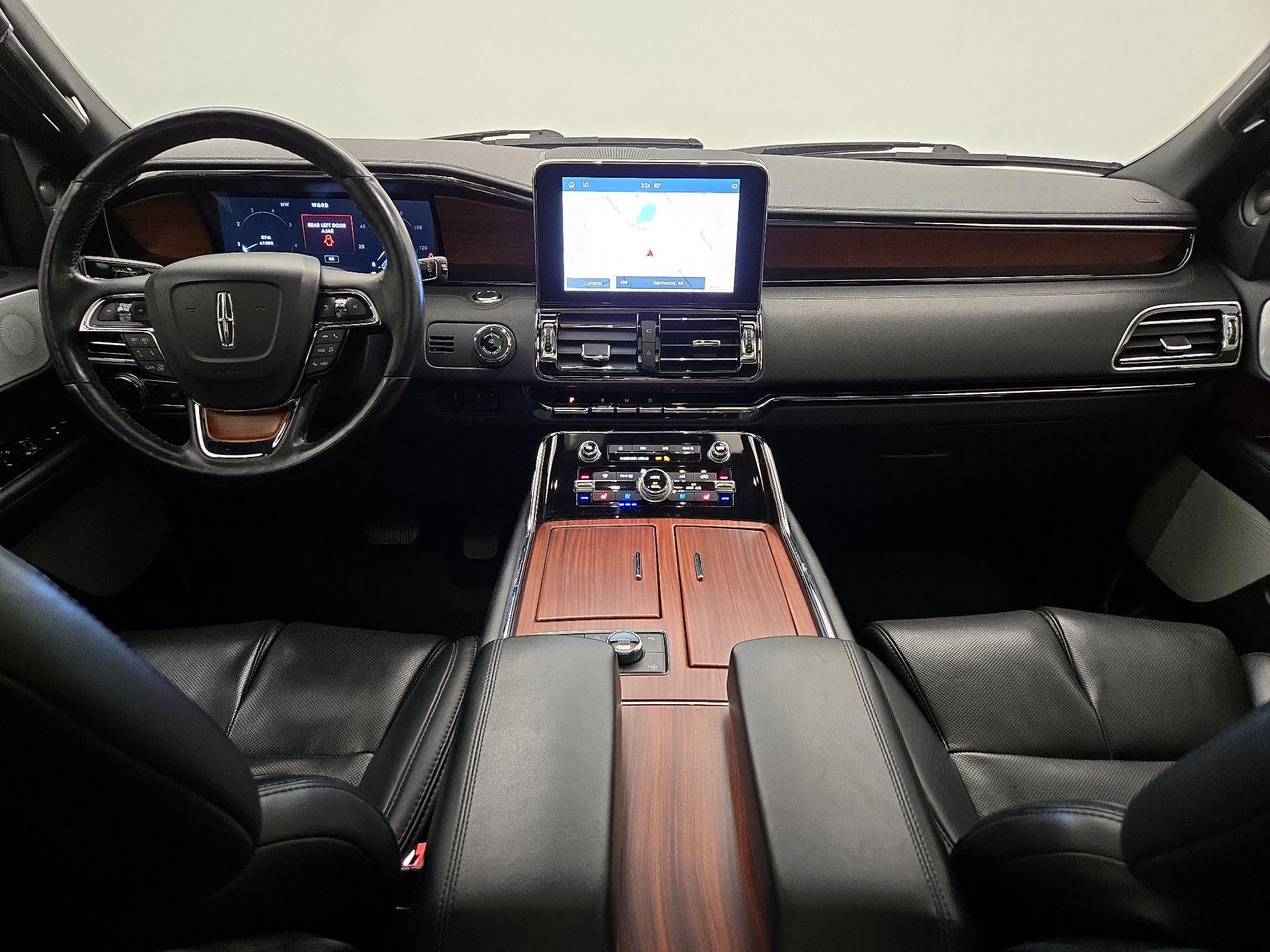 Thumbnail: 2020 Lincoln Navigator - 9