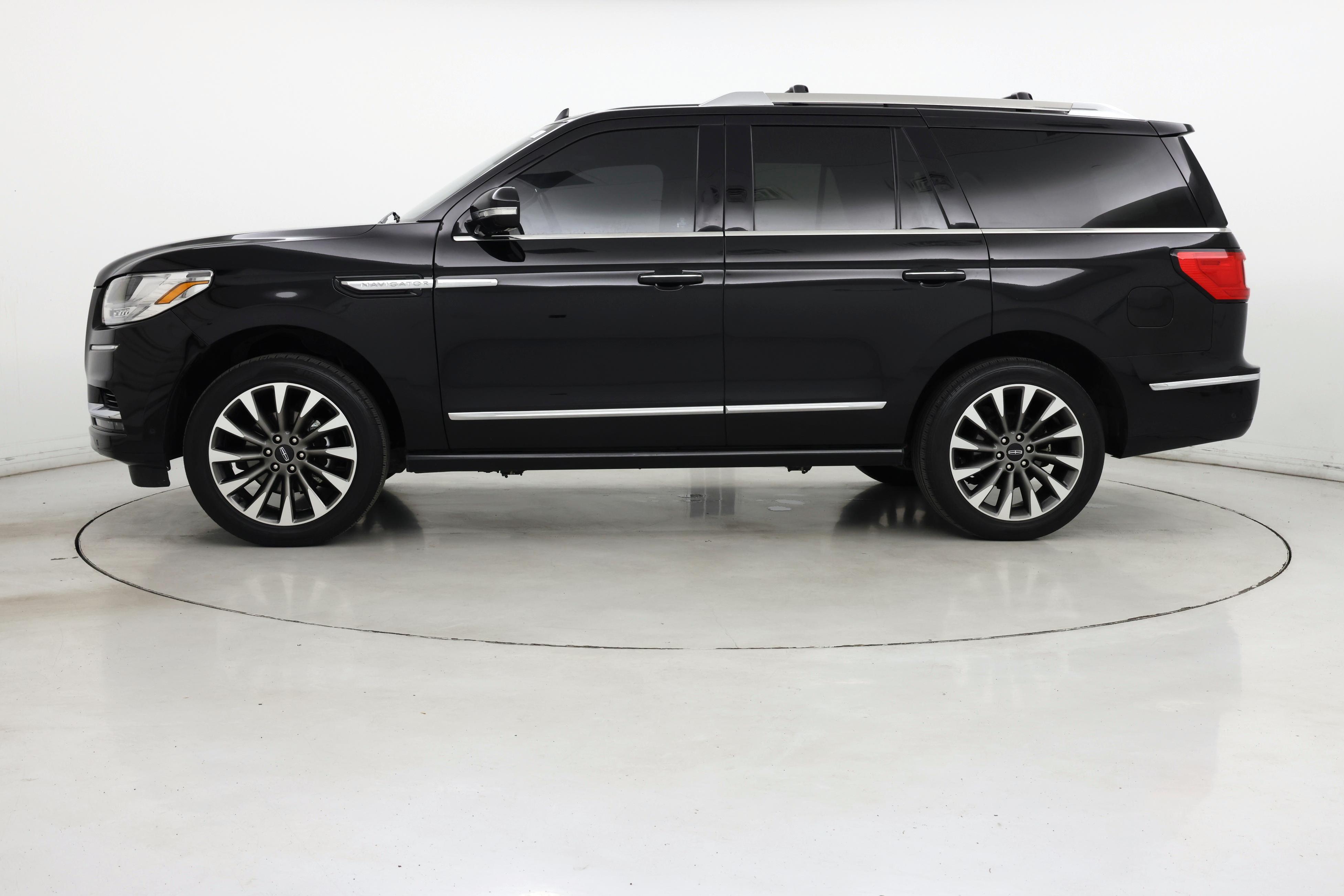 Thumbnail: 2020 Lincoln Navigator - 3
