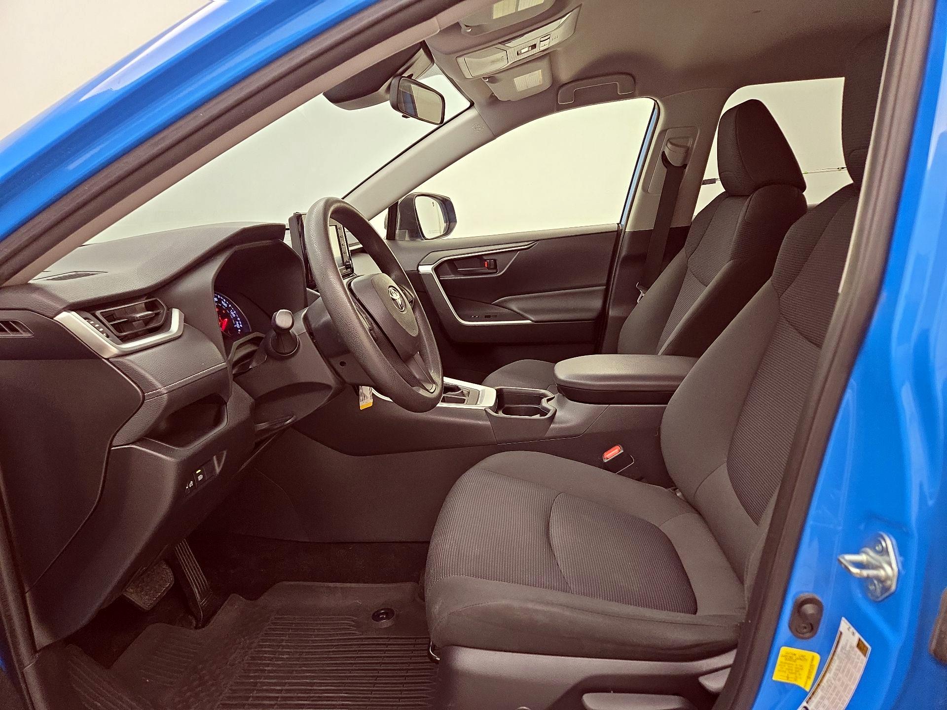 Thumbnail: 2020 Toyota RAV4 - 11