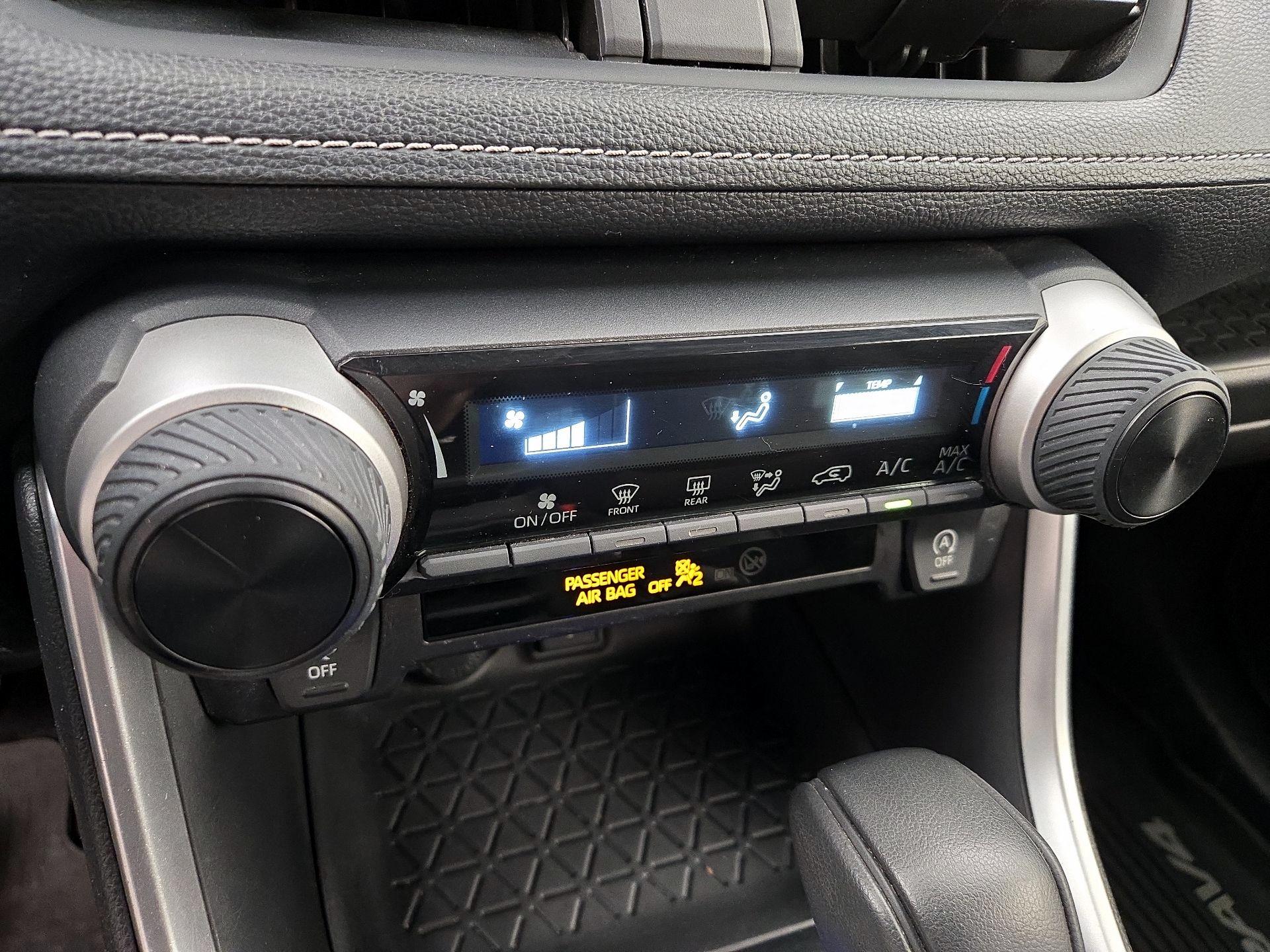 Thumbnail: 2020 Toyota RAV4 - 16