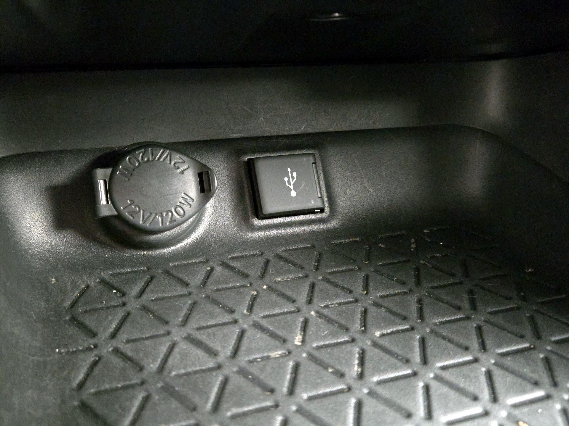 Thumbnail: 2020 Toyota RAV4 - 18
