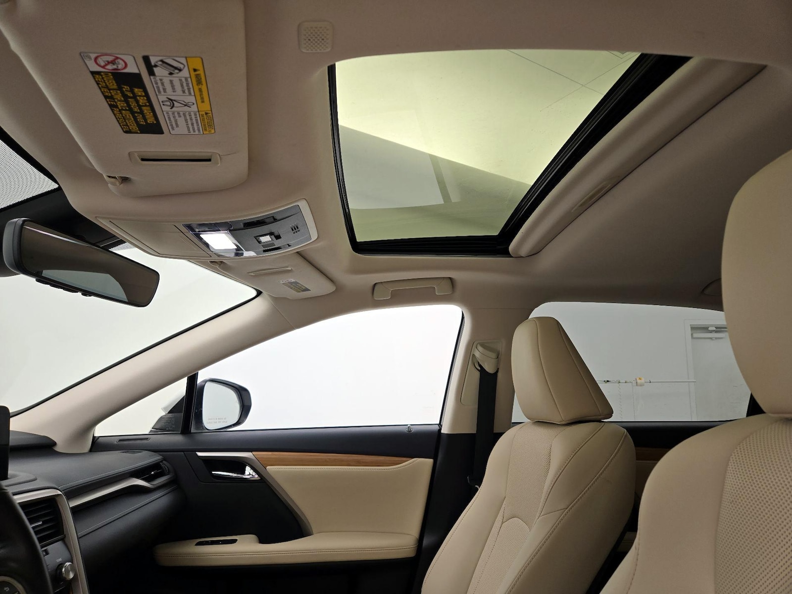 Sunroof(s) & Overhead Airbags