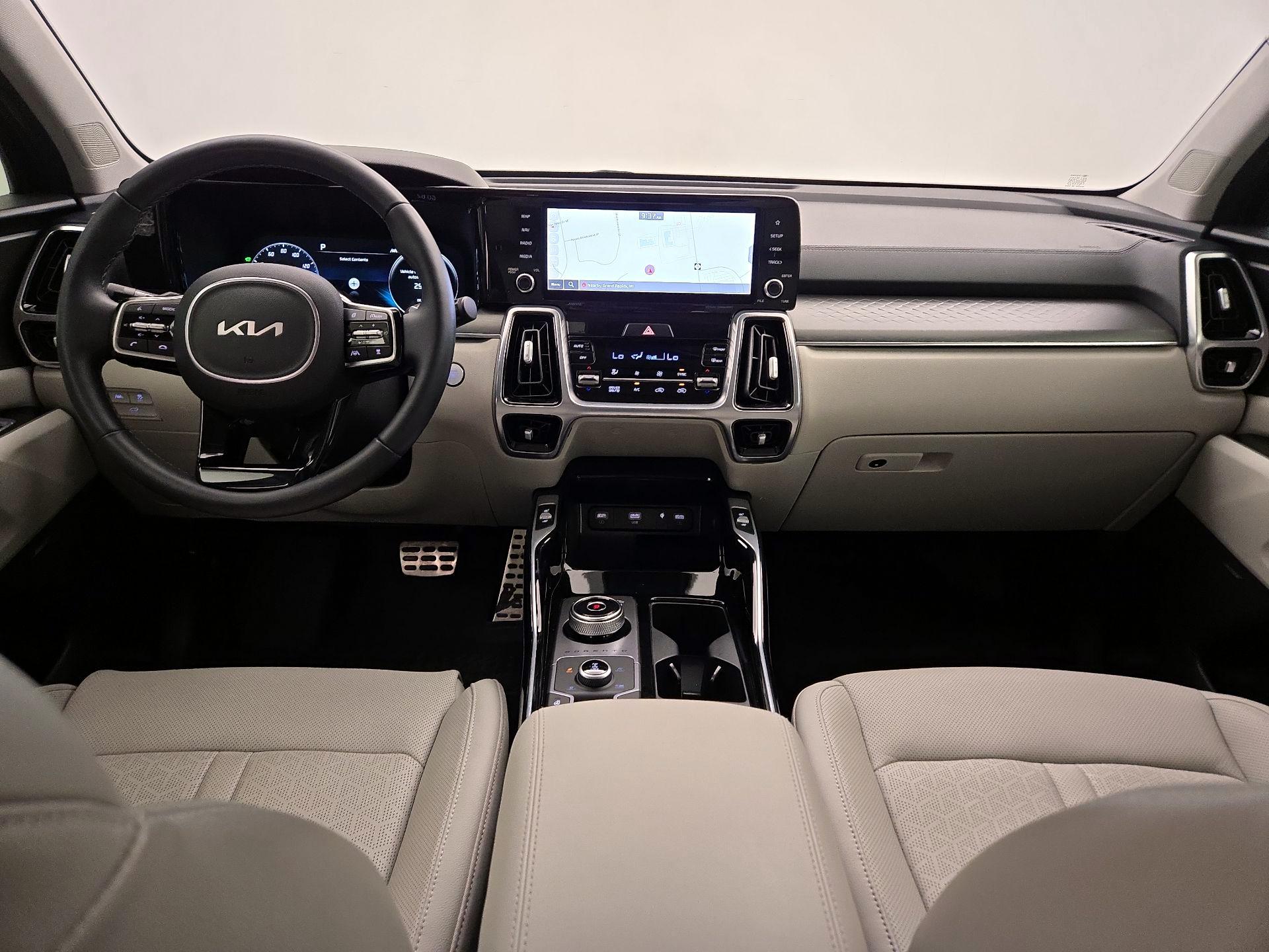 Thumbnail: 2023 Kia Sorento - 9