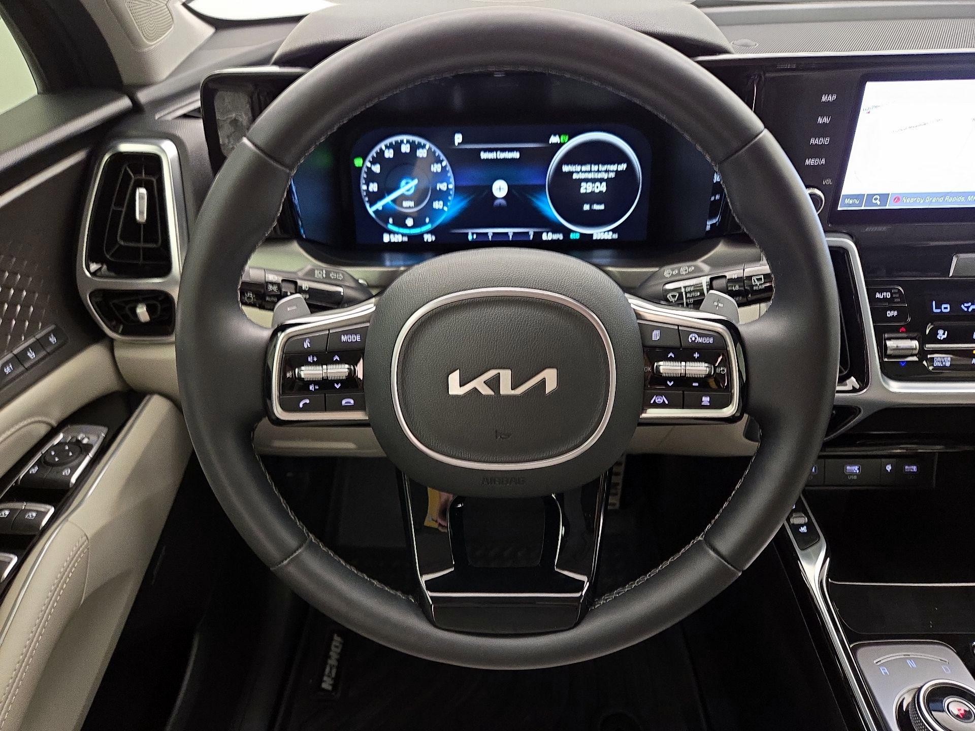 Thumbnail: 2023 Kia Sorento - 10