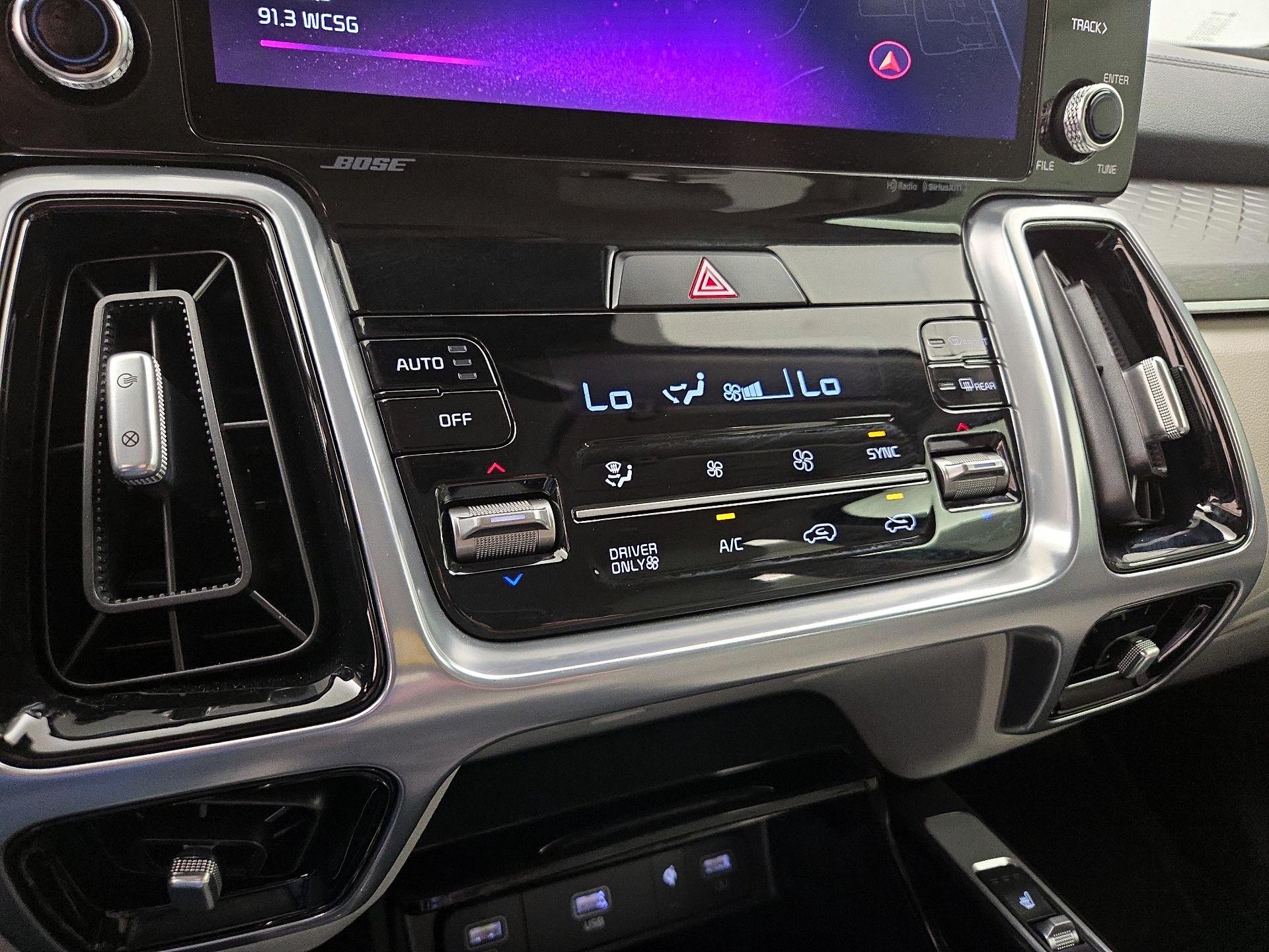 Thumbnail: 2023 Kia Sorento - 17