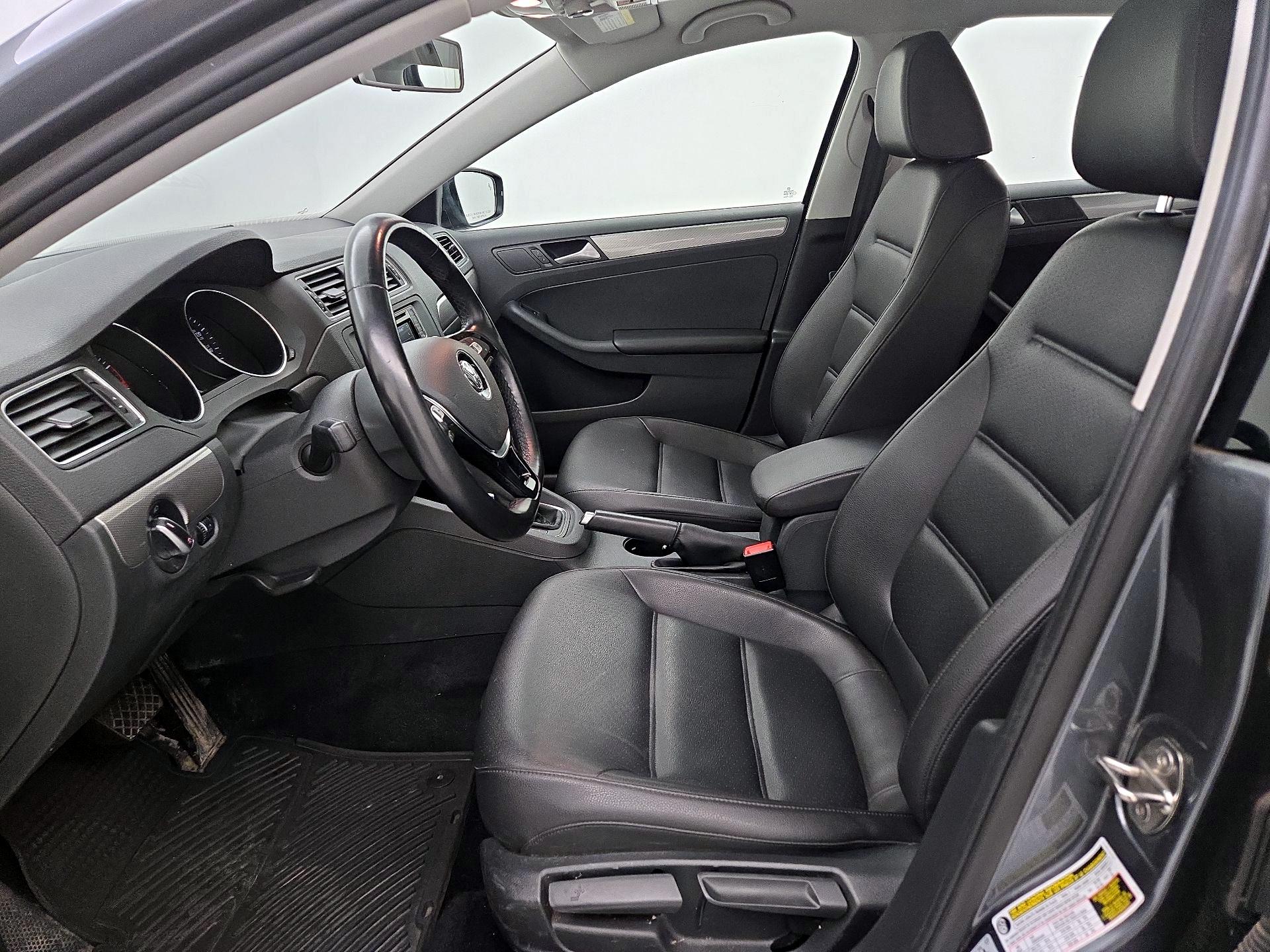 Thumbnail: 2018 Volkswagen Jetta - 11