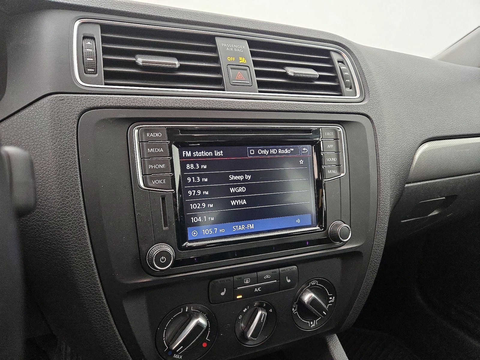2018 Volkswagen Jetta SE - Photo 16