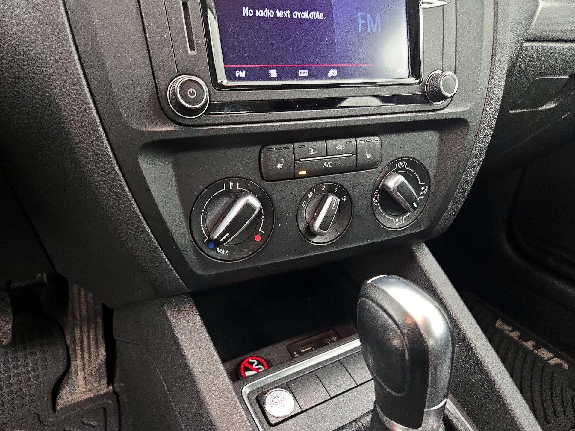 Thumbnail: 2018 Volkswagen Jetta - 16