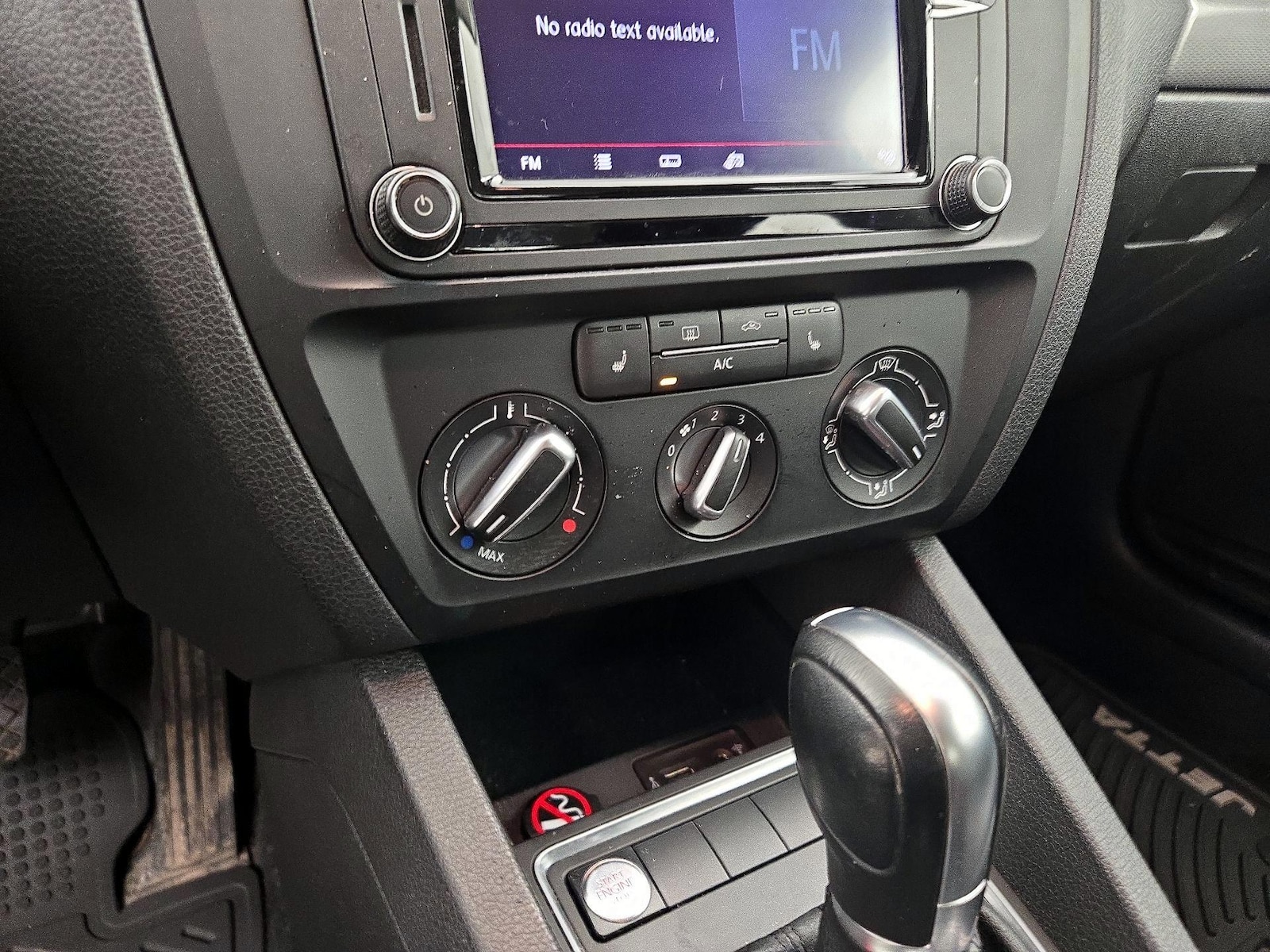 2018 Volkswagen Jetta SE - Photo 17