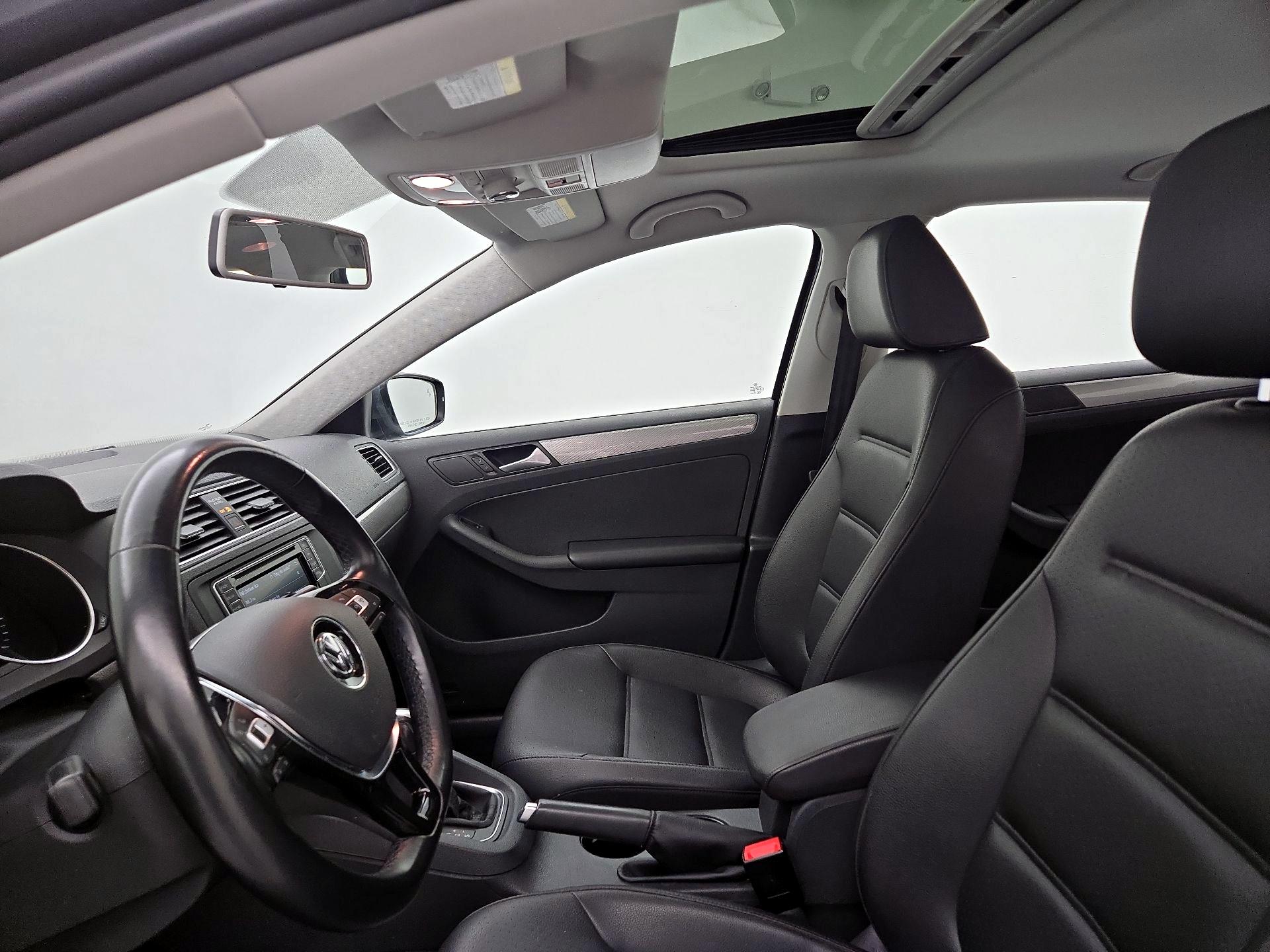 Thumbnail: 2018 Volkswagen Jetta - 19