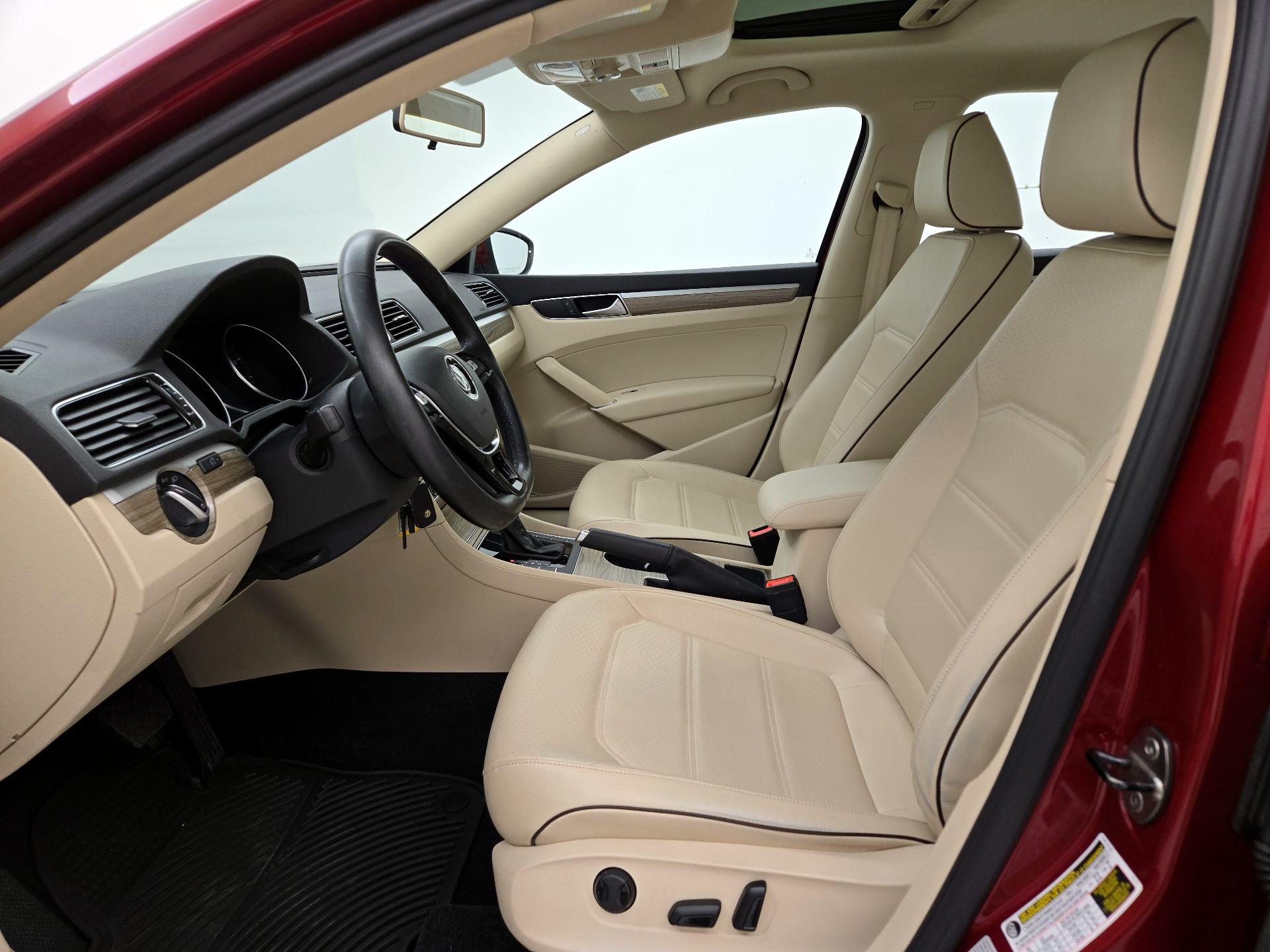 Thumbnail: 2016 Volkswagen Passat - 11