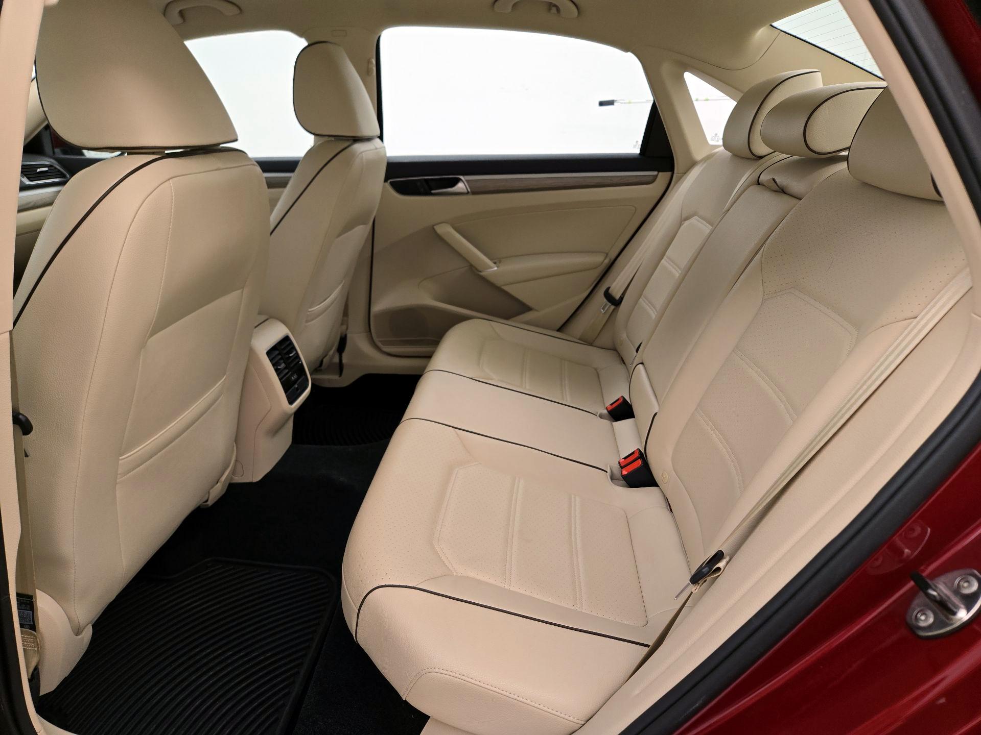 Thumbnail: 2016 Volkswagen Passat - 20