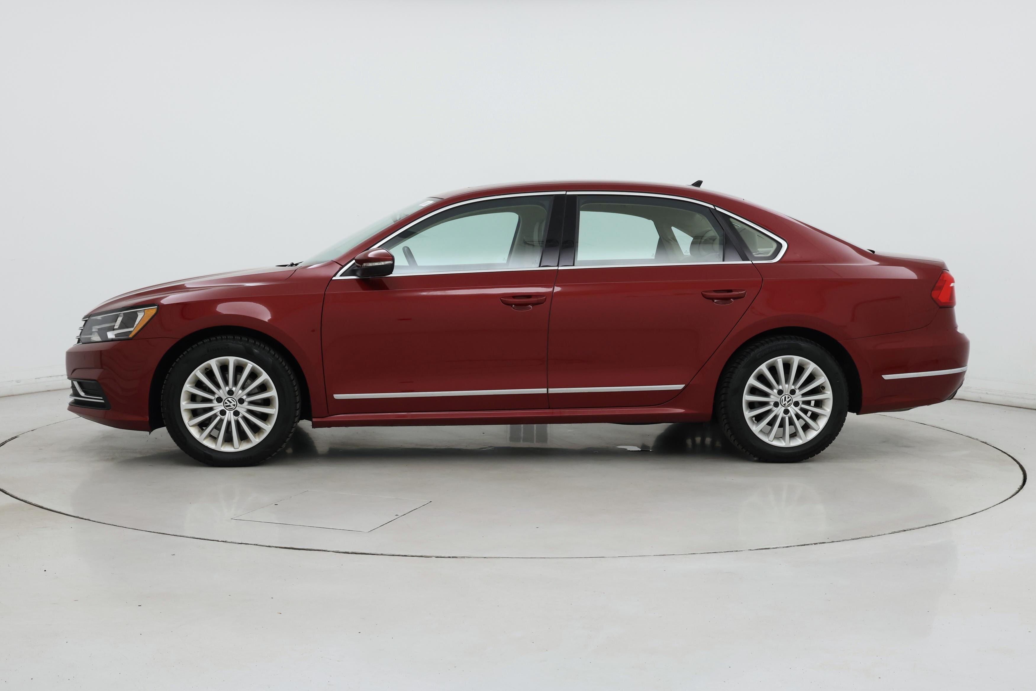 Thumbnail: 2016 Volkswagen Passat - 3