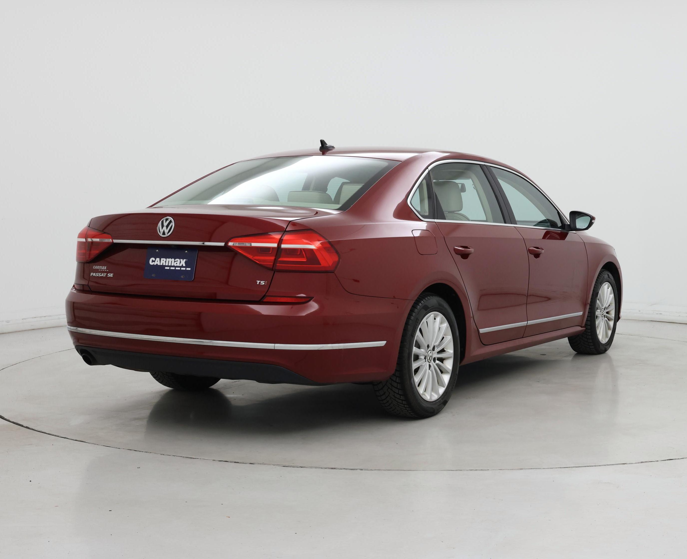 Thumbnail: 2016 Volkswagen Passat - 8