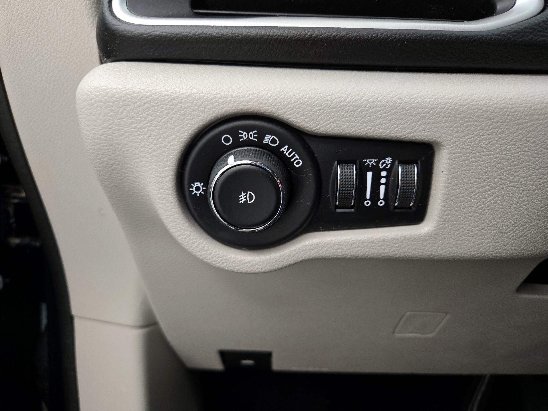 Thumbnail: 2019 Chrysler Pacifica - 13