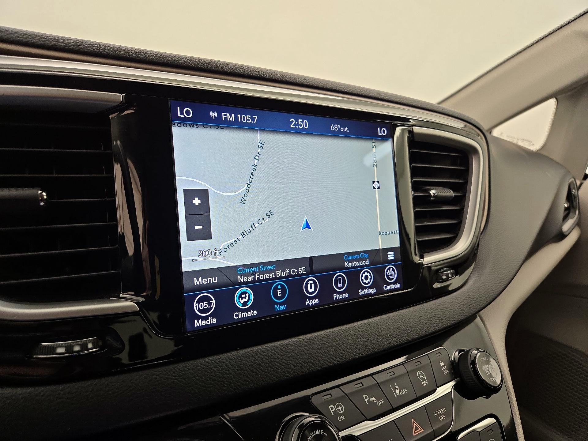 Thumbnail: 2019 Chrysler Pacifica - 14
