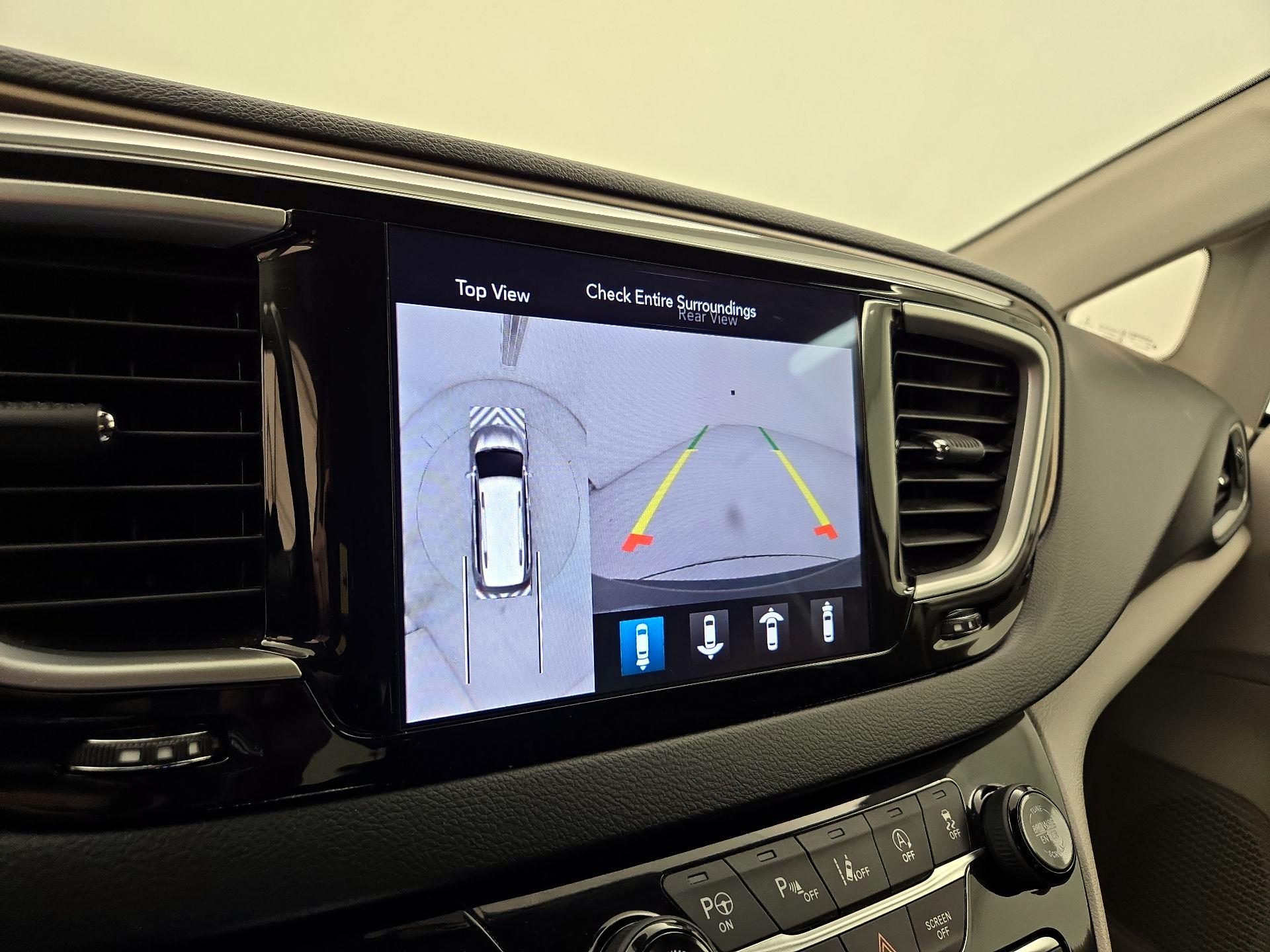 Thumbnail: 2019 Chrysler Pacifica - 15