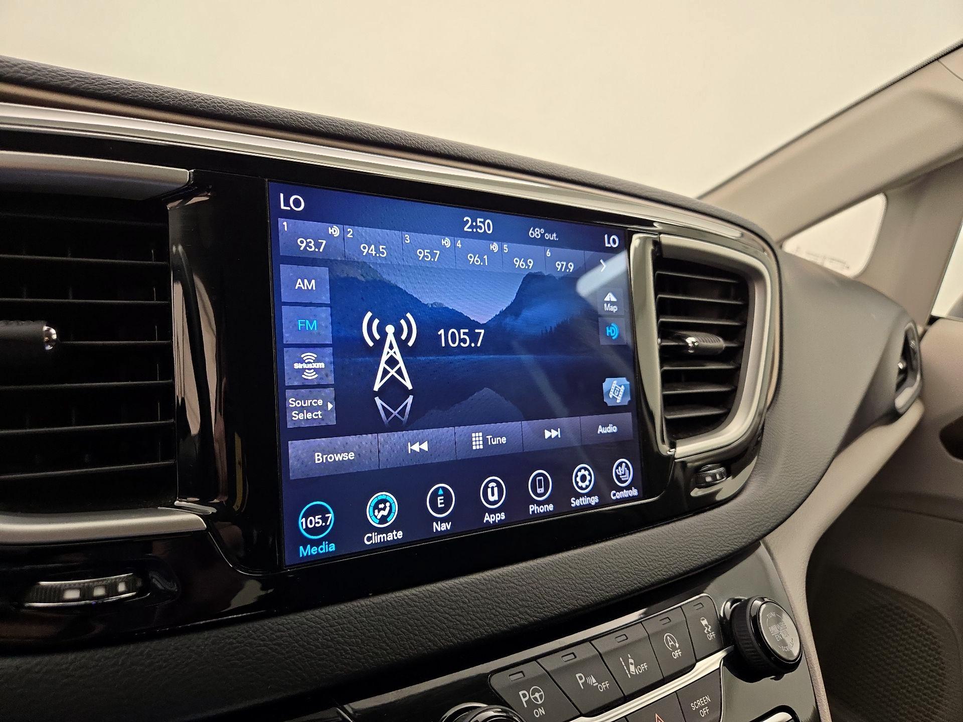 Thumbnail: 2019 Chrysler Pacifica - 16