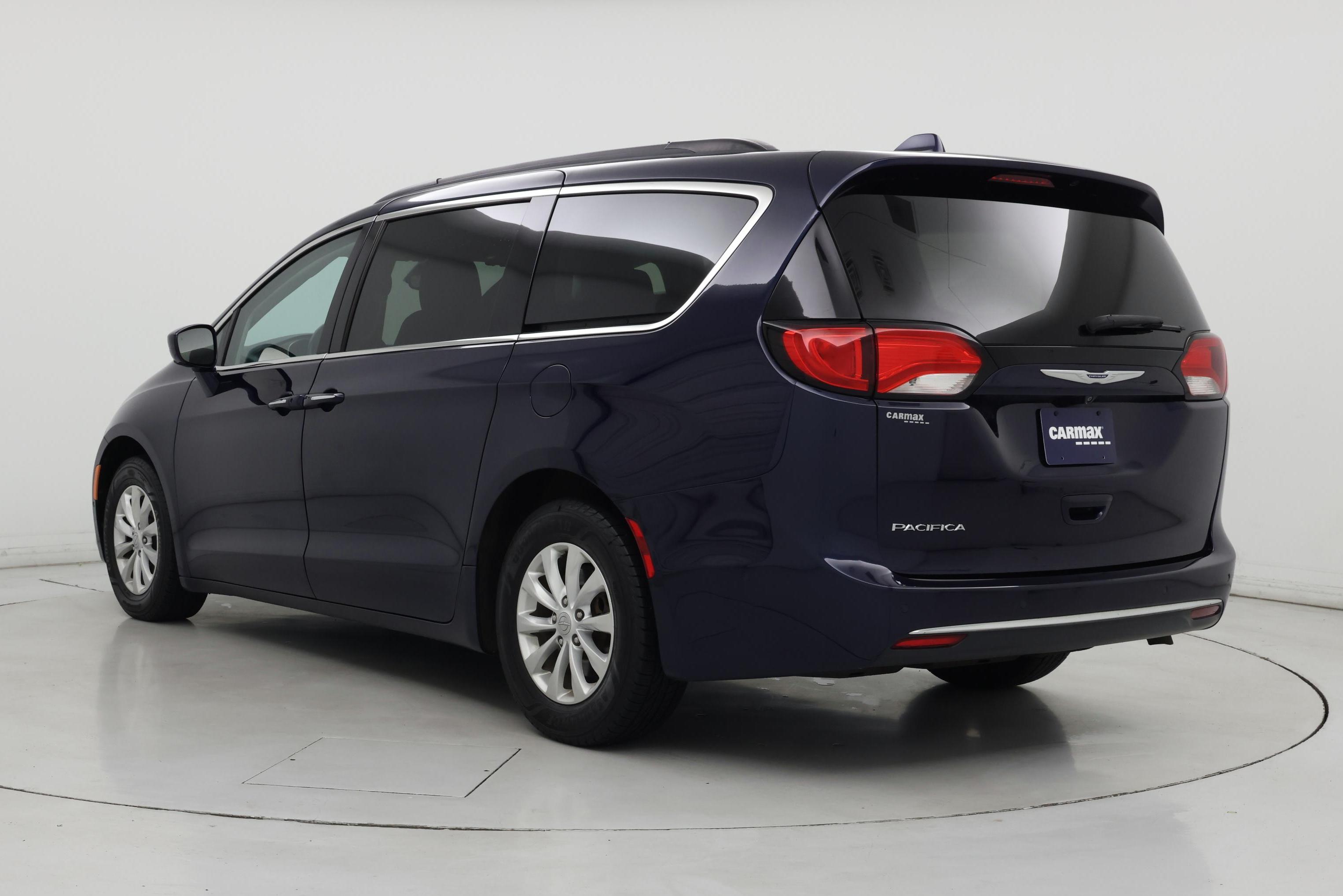 Thumbnail: 2019 Chrysler Pacifica - 2
