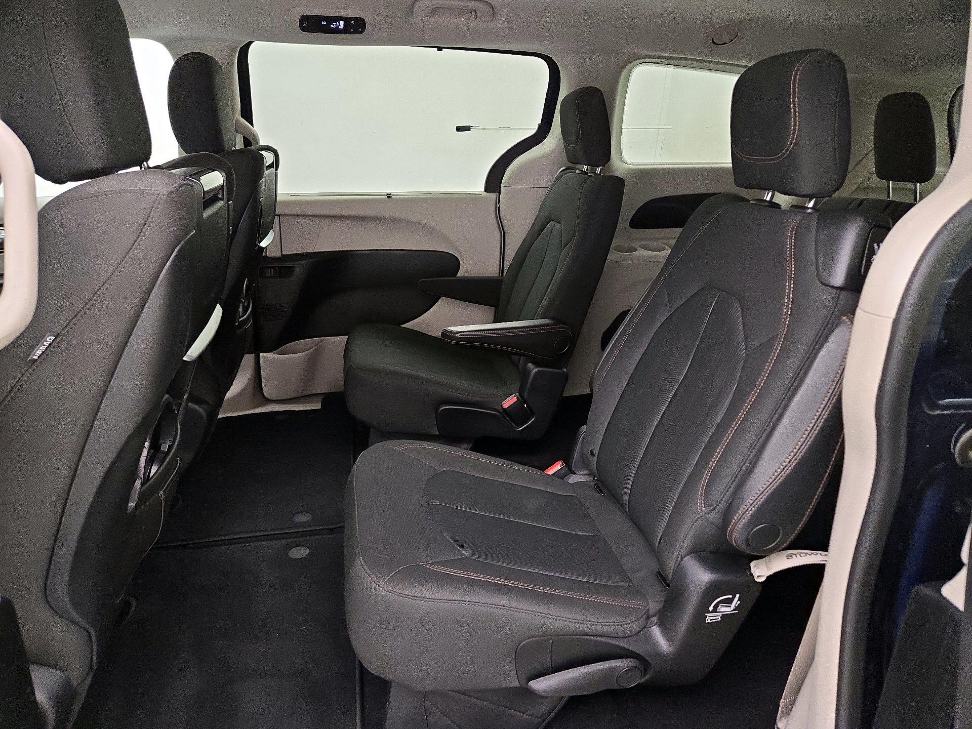 Thumbnail: 2019 Chrysler Pacifica - 20